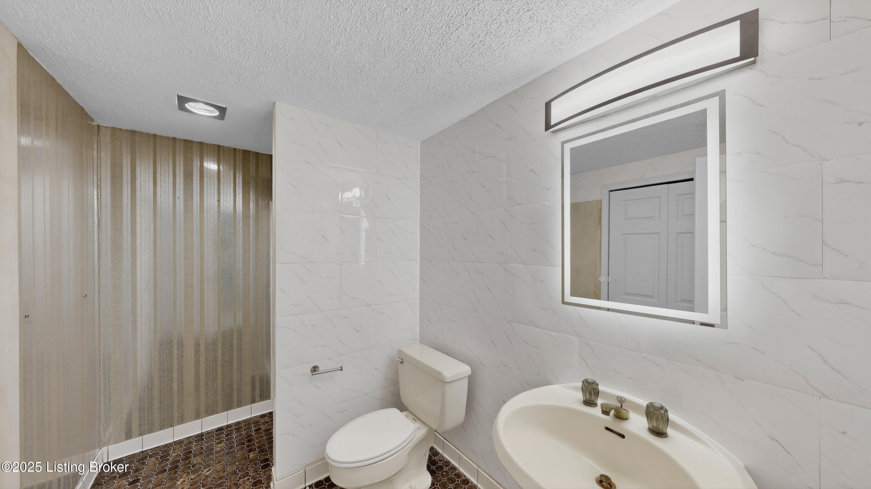8311 Pine Grove Ct