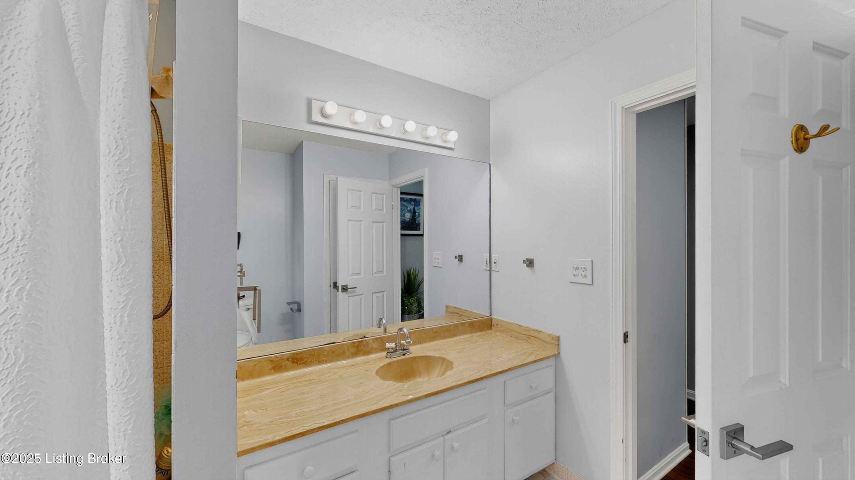 8311 Pine Grove Ct