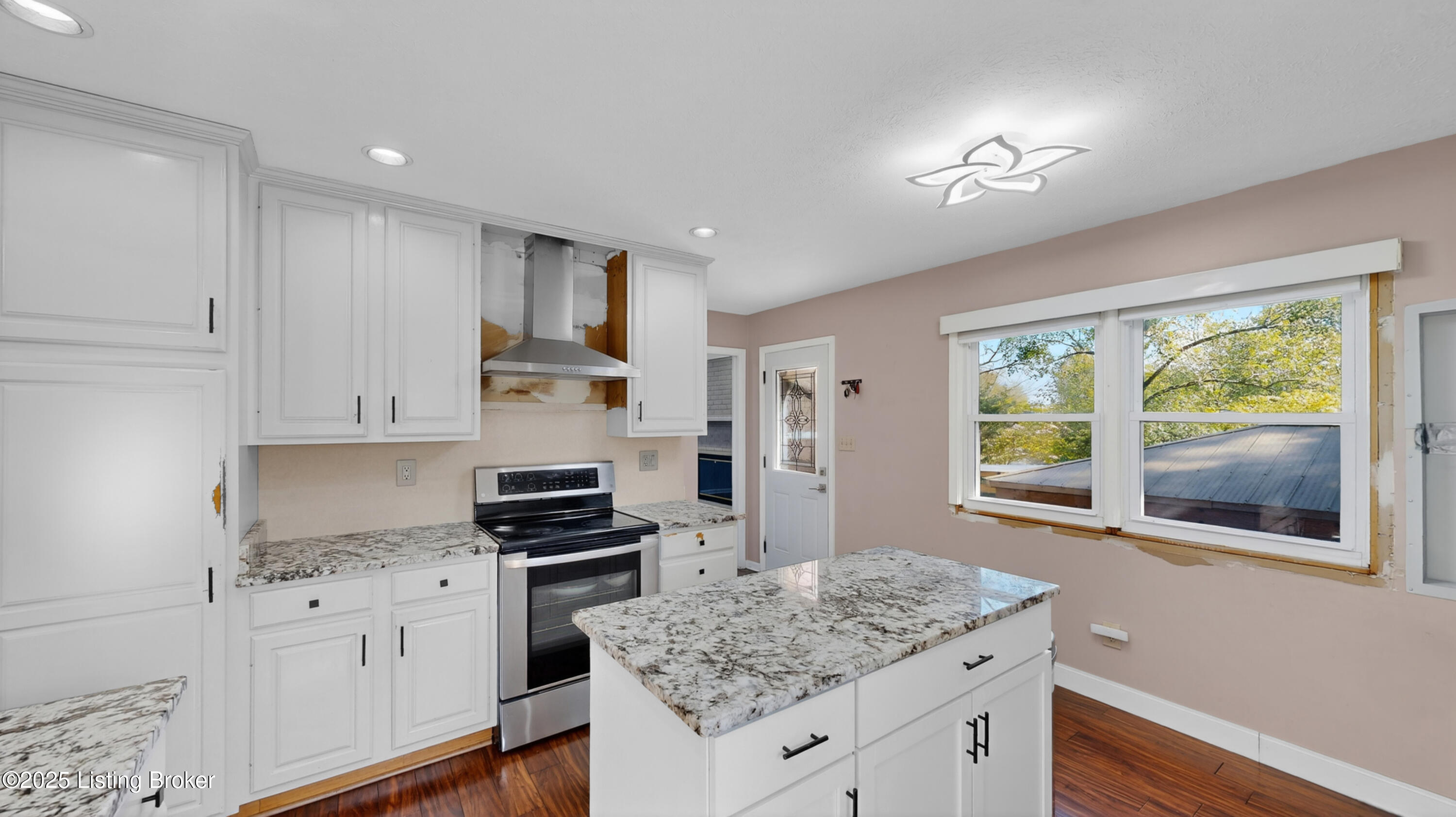 8311 Pine Grove Ct