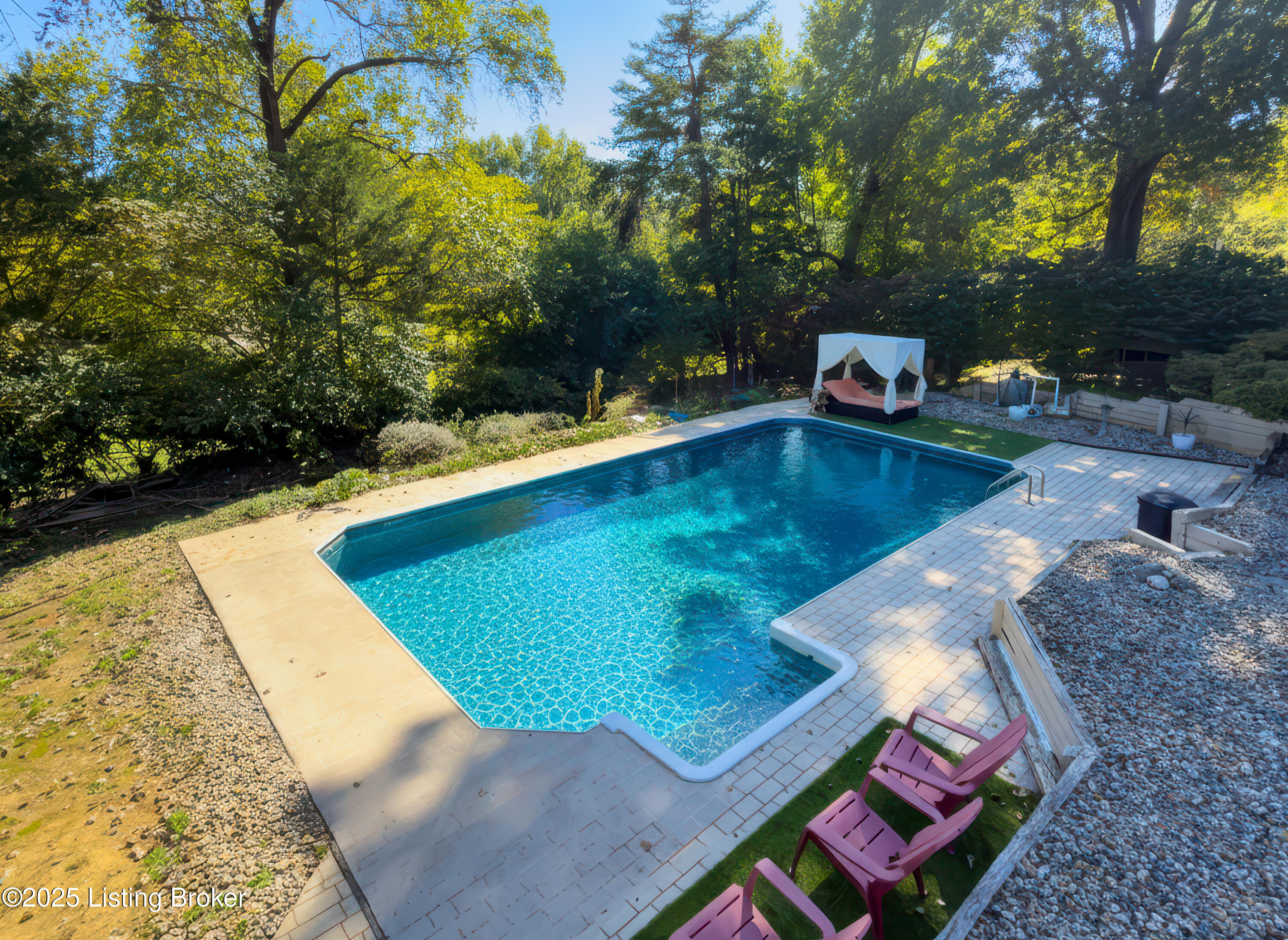8311 Pine Grove Ct