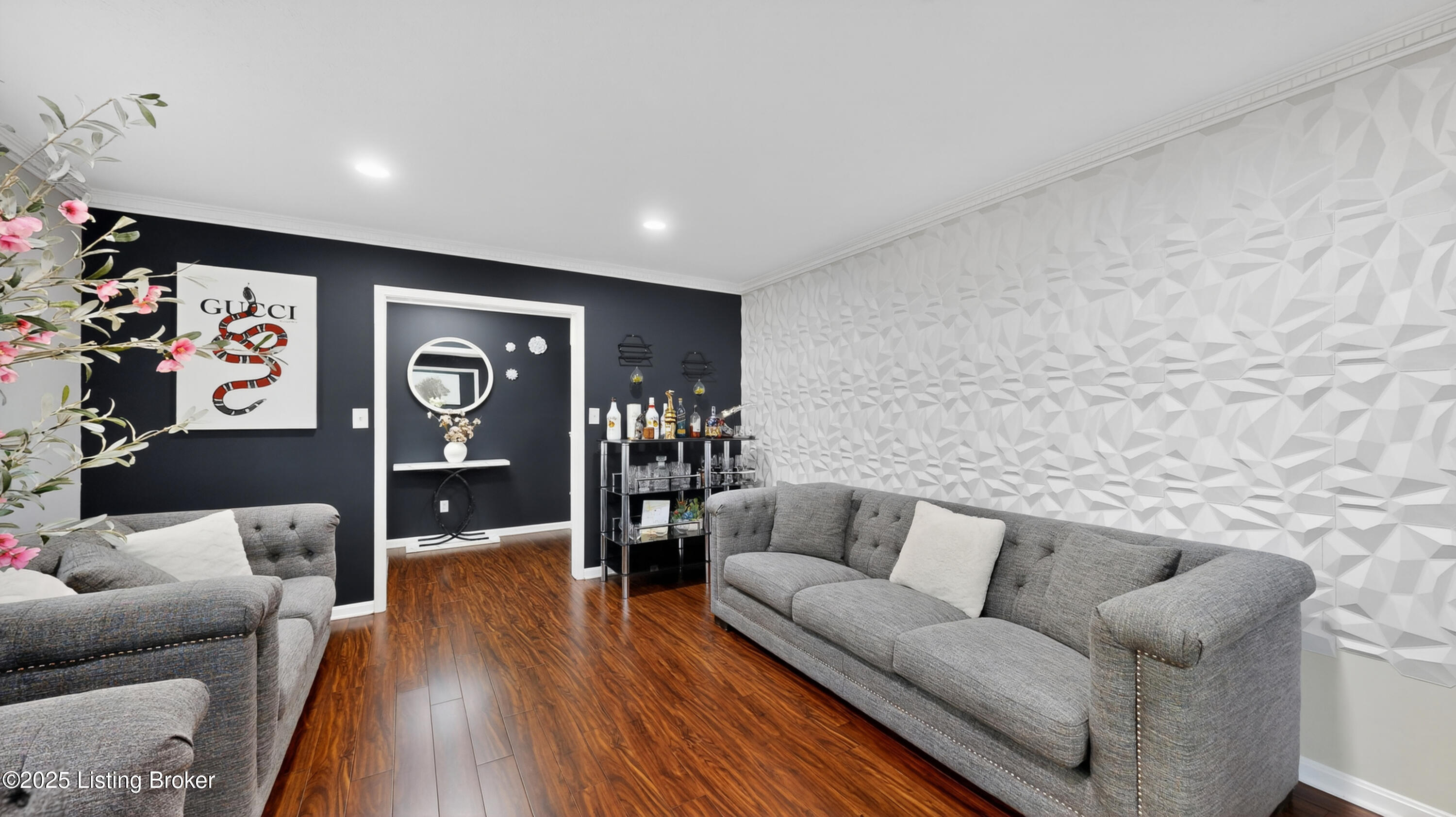 8311 Pine Grove Ct