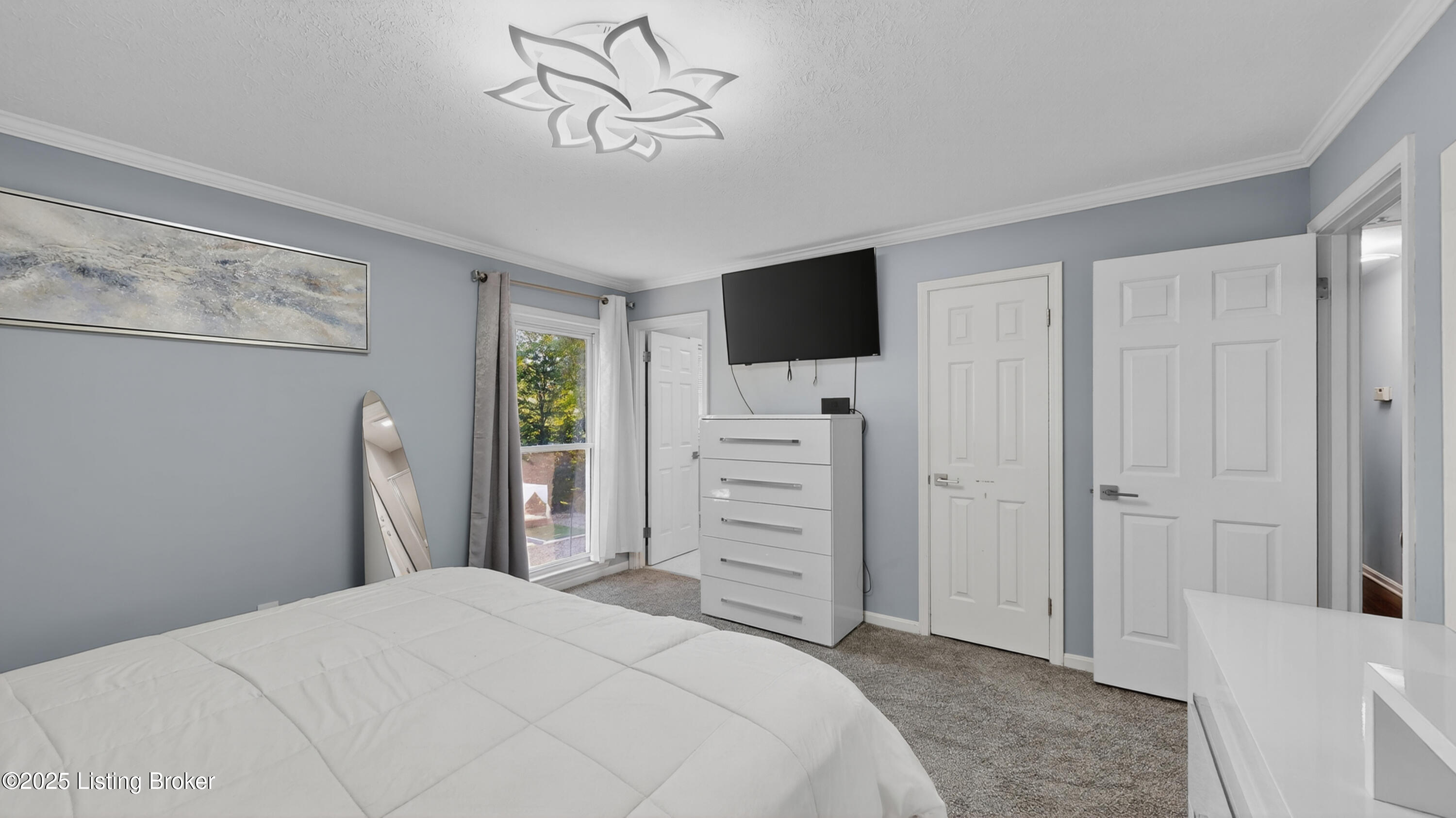 8311 Pine Grove Ct