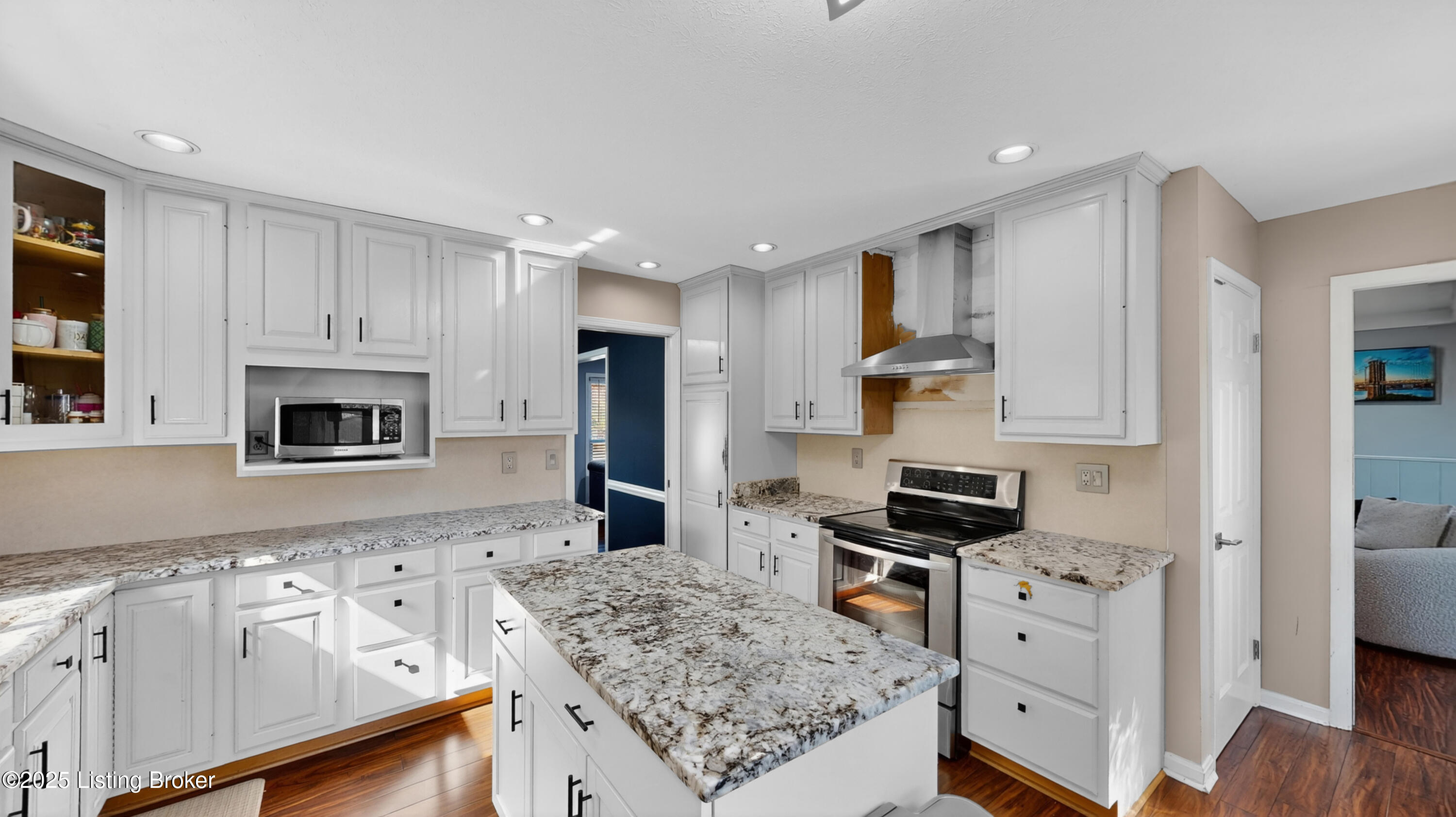 8311 Pine Grove Ct
