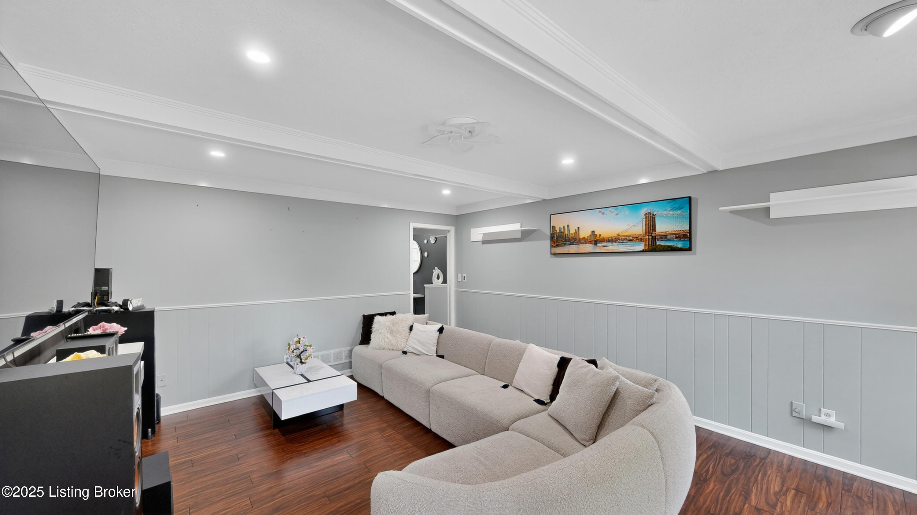 8311 Pine Grove Ct