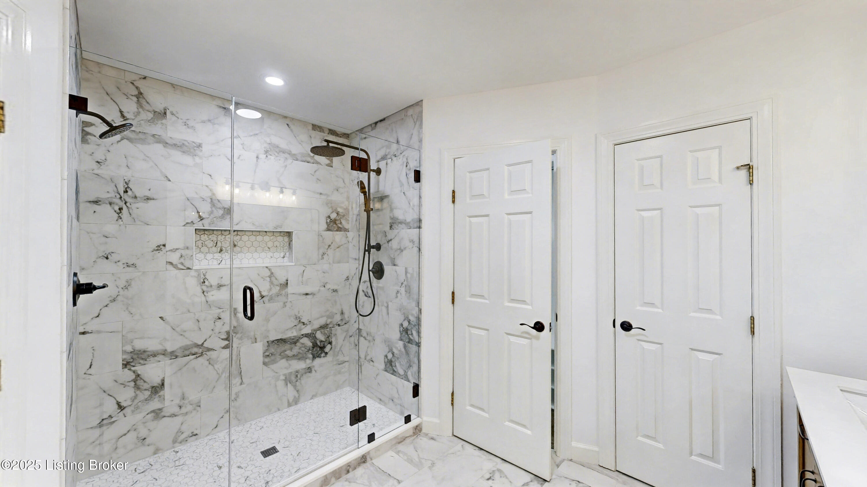 14400 Maple Ridge Pl