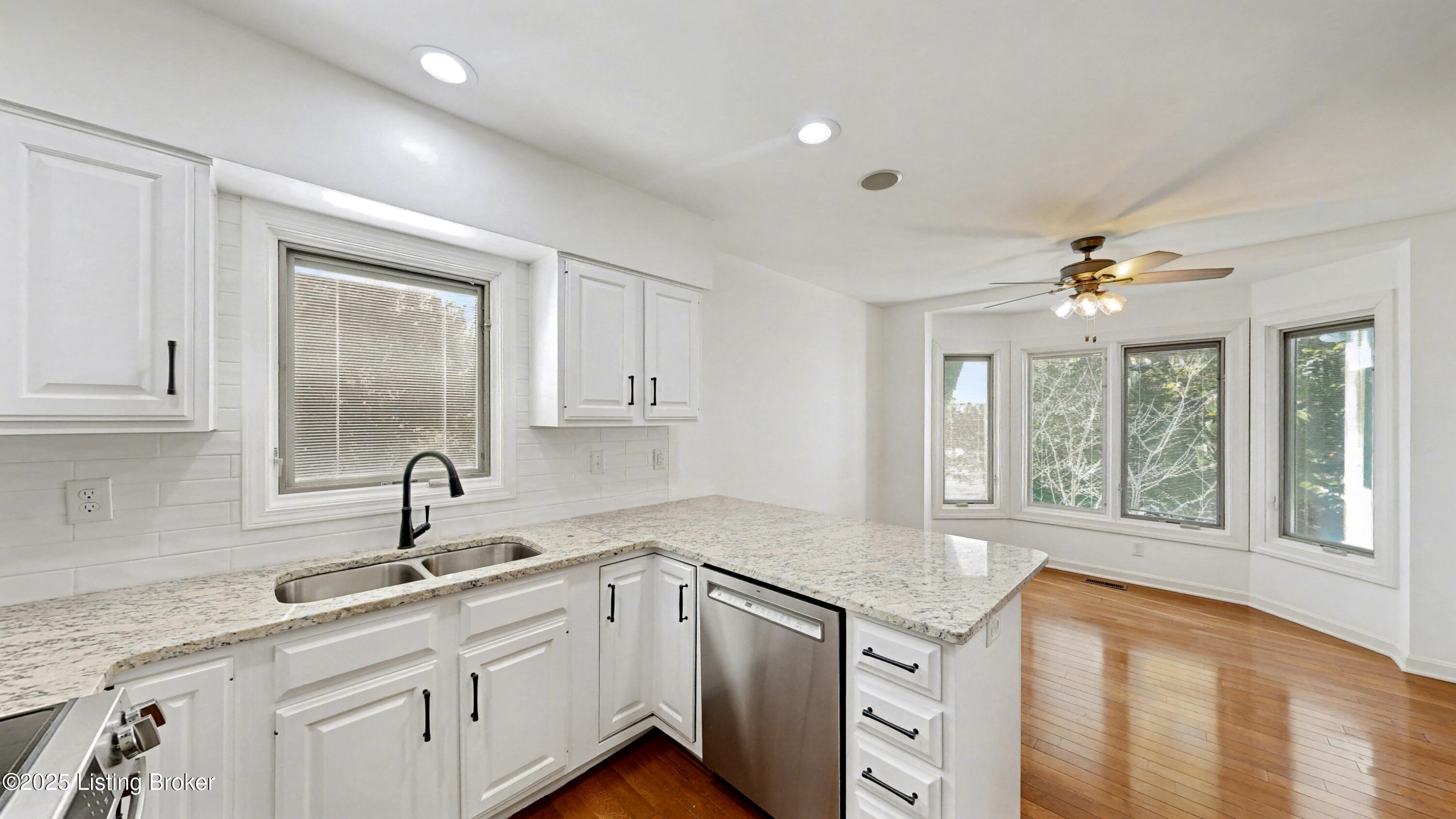 14400 Maple Ridge Pl