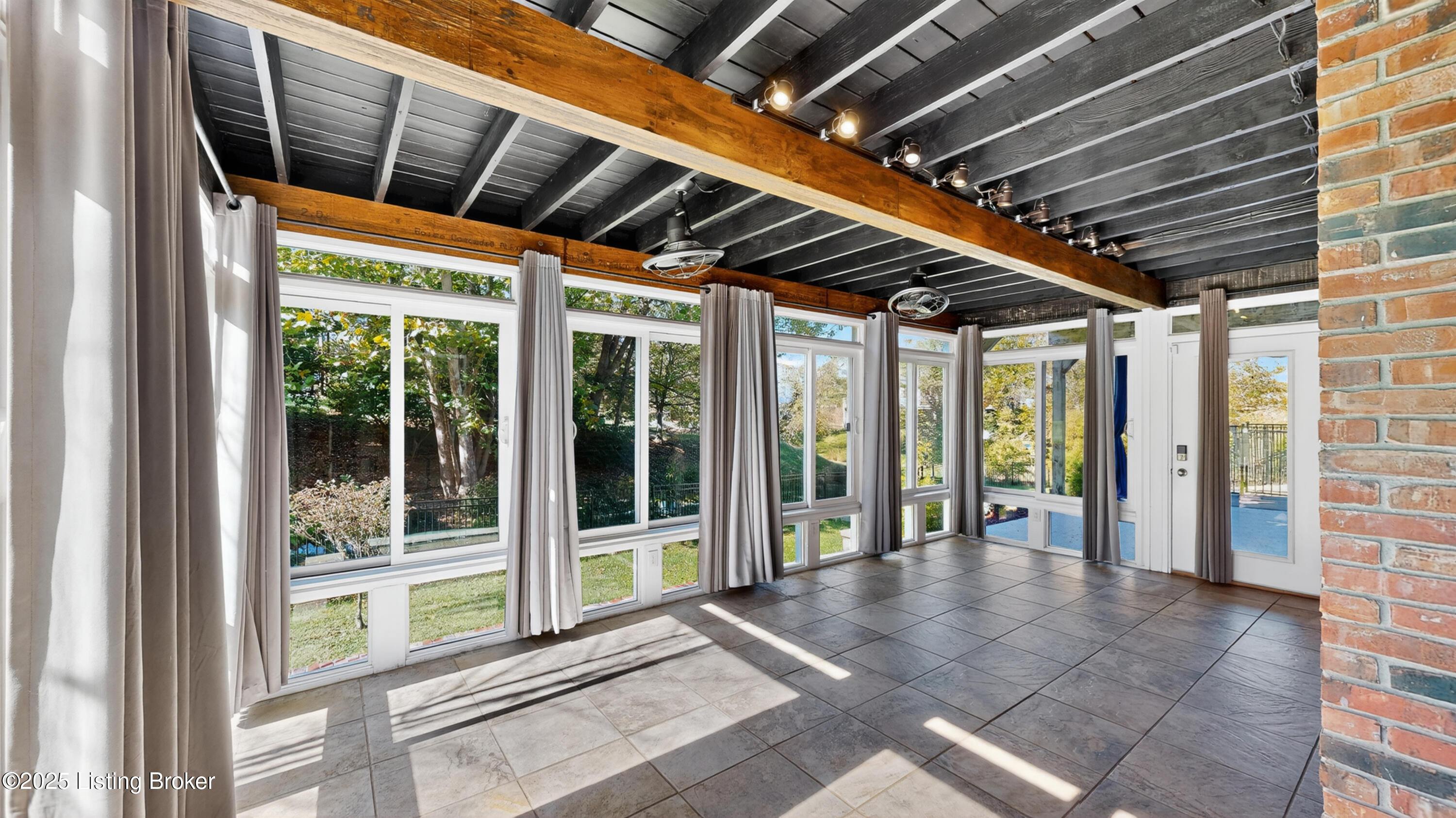 14400 Maple Ridge Pl