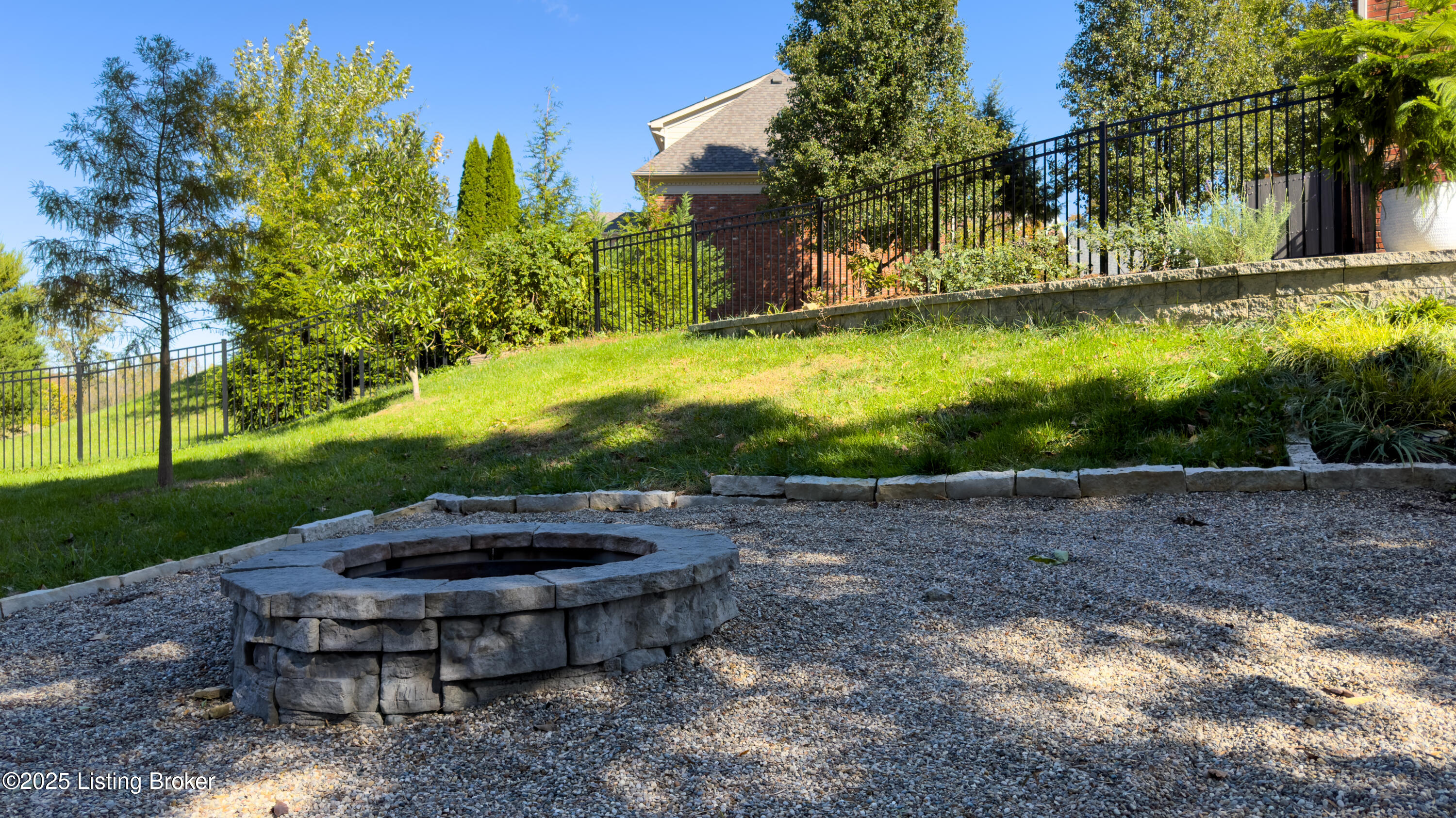 14400 Maple Ridge Pl