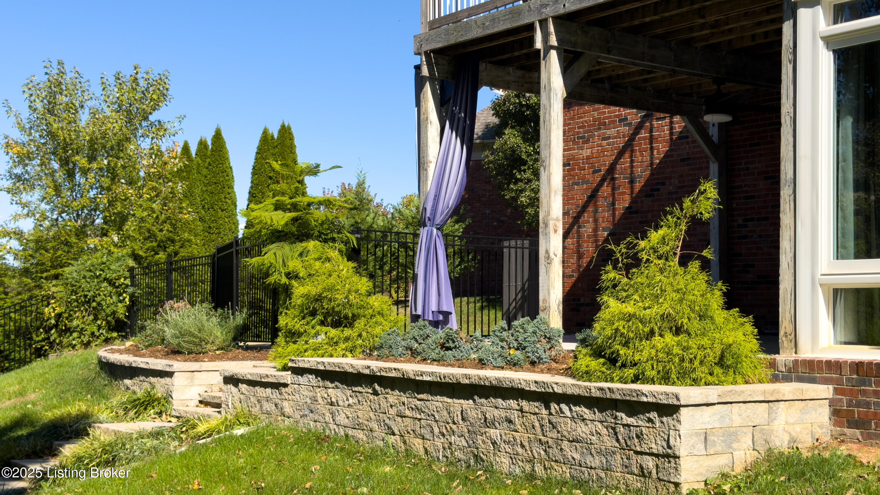 14400 Maple Ridge Pl
