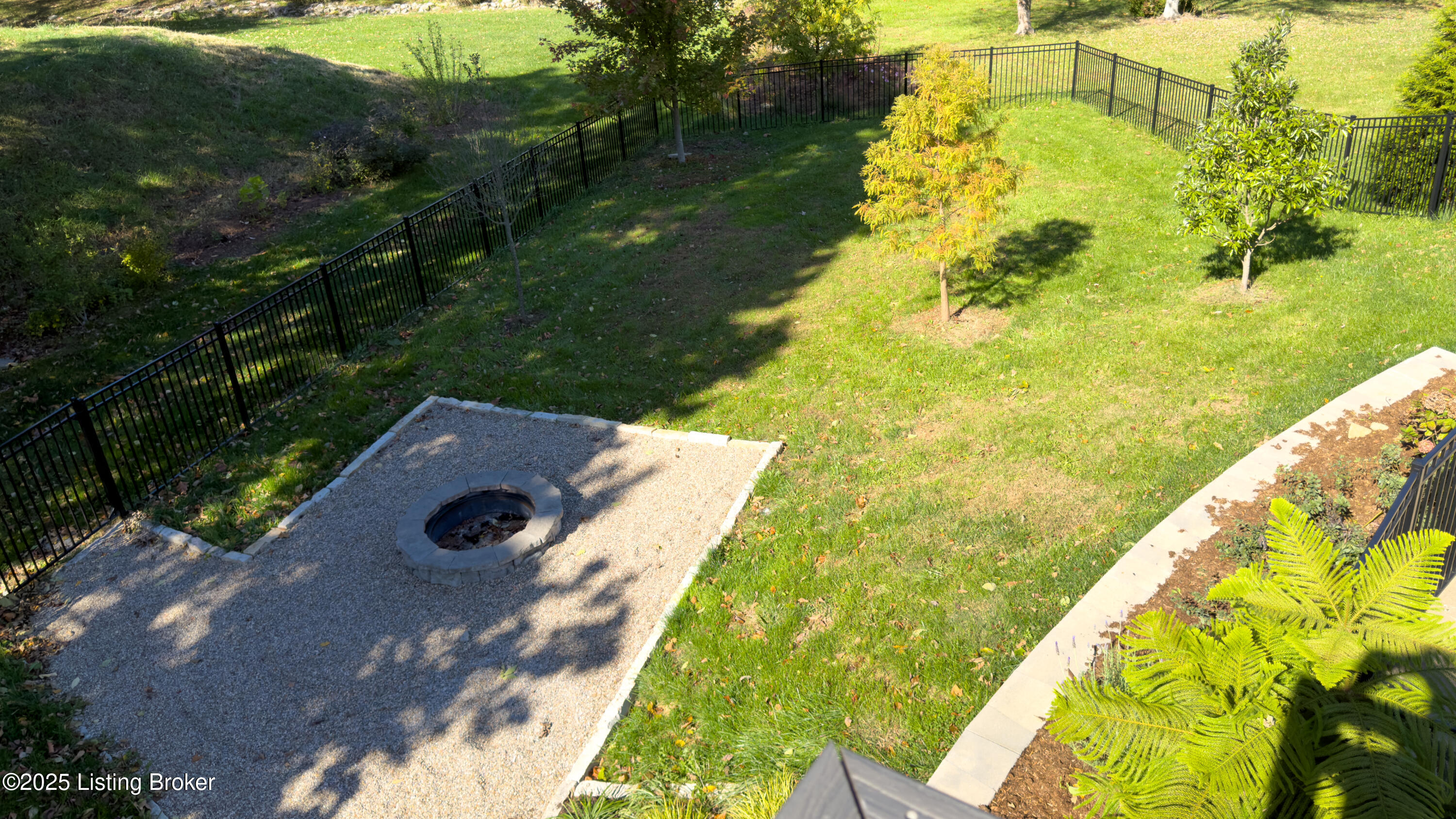 14400 Maple Ridge Pl