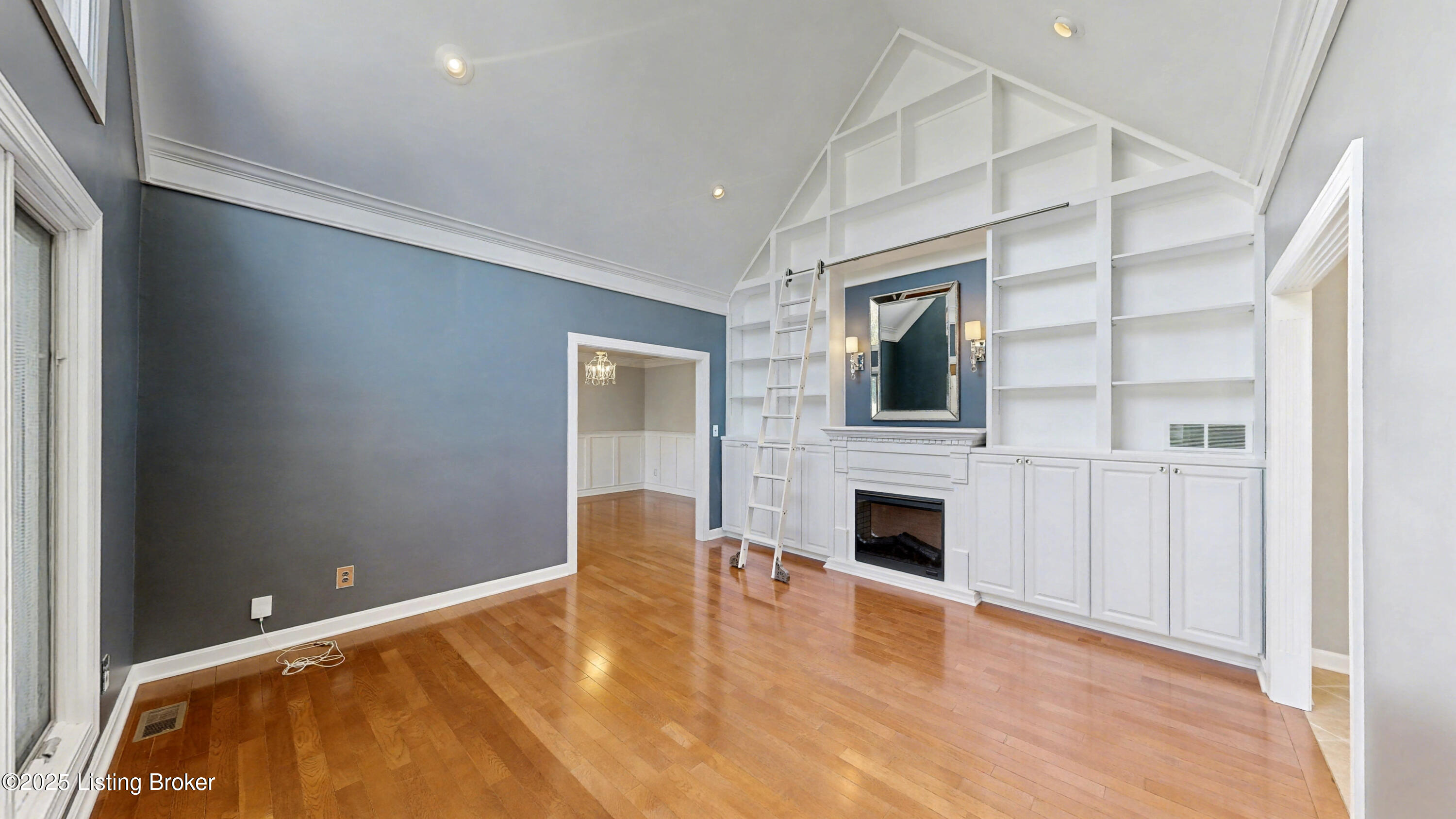14400 Maple Ridge Pl