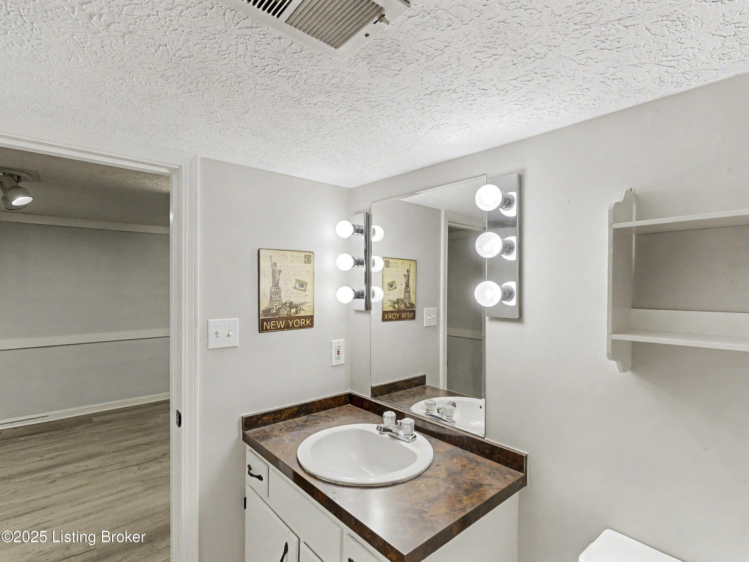 303 Bromwell Ct