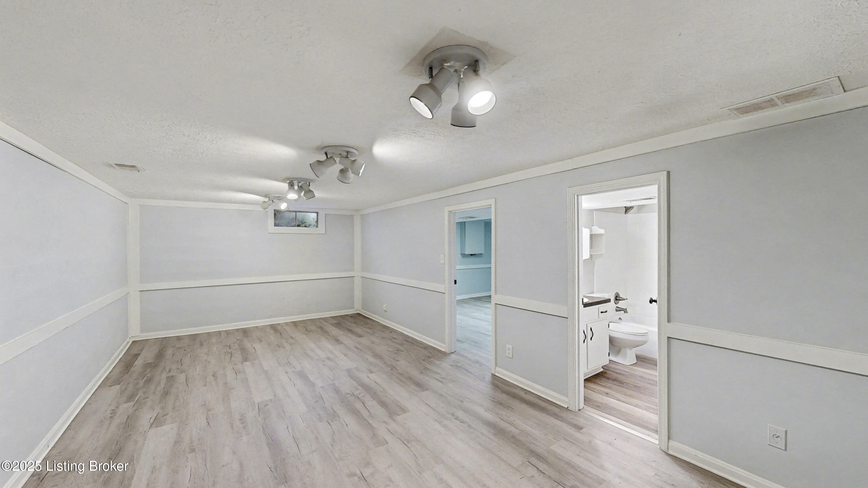 303 Bromwell Ct
