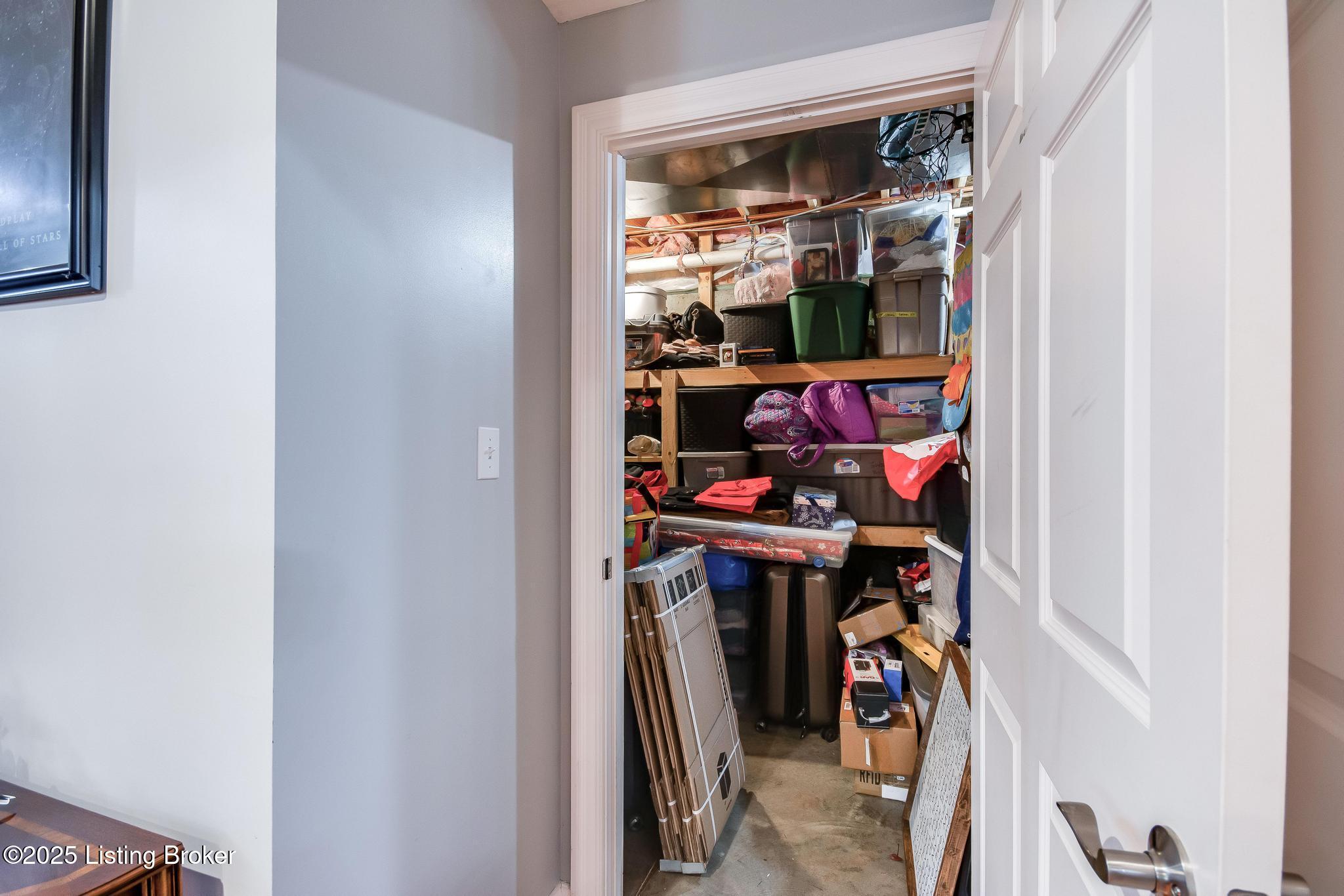 6319 Zurich Ct