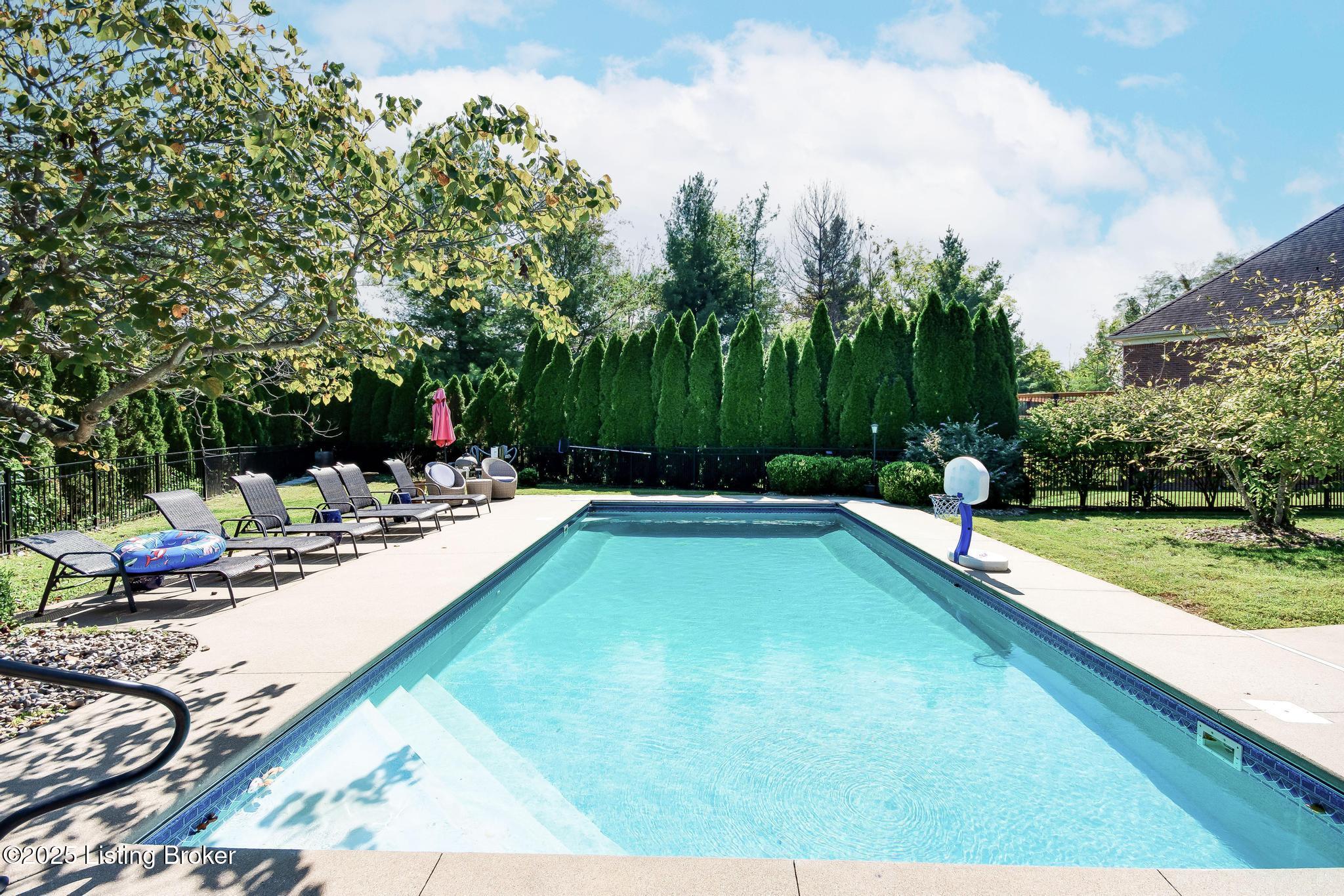 6319 Zurich Ct