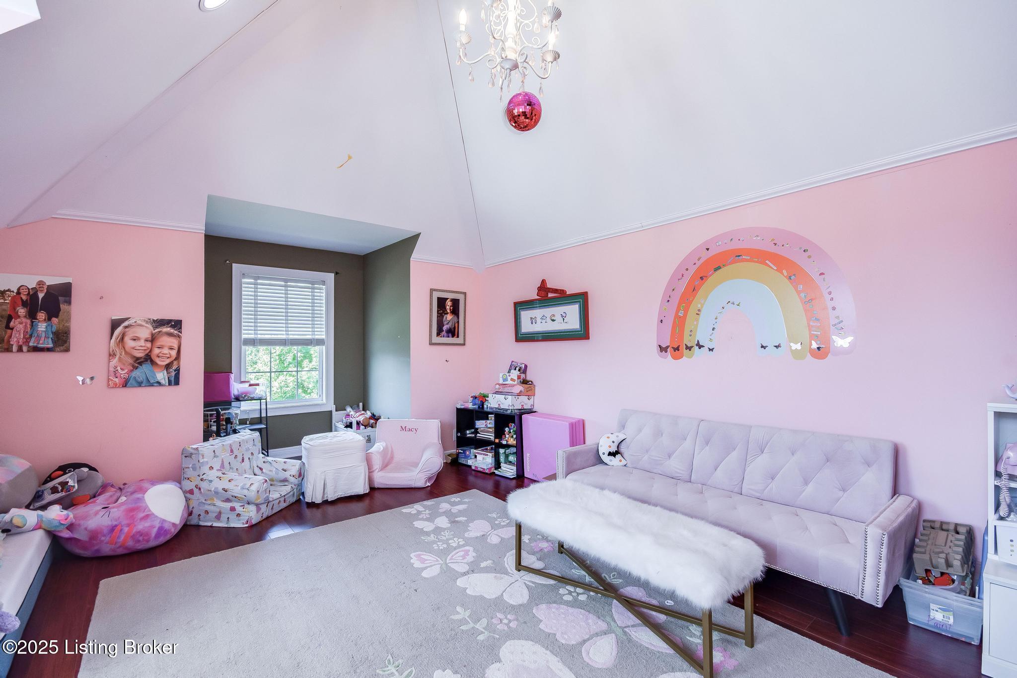 6319 Zurich Ct