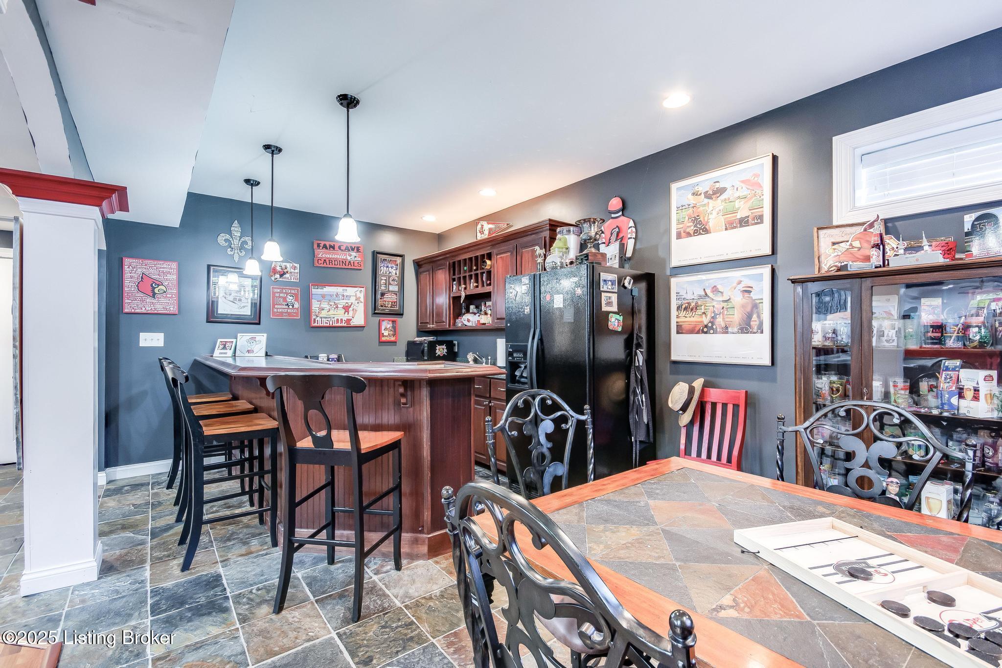 6319 Zurich Ct