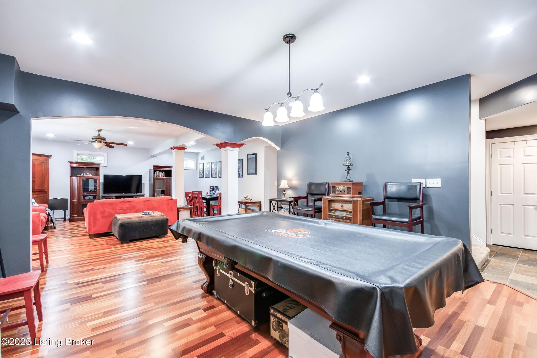 6319 Zurich Ct