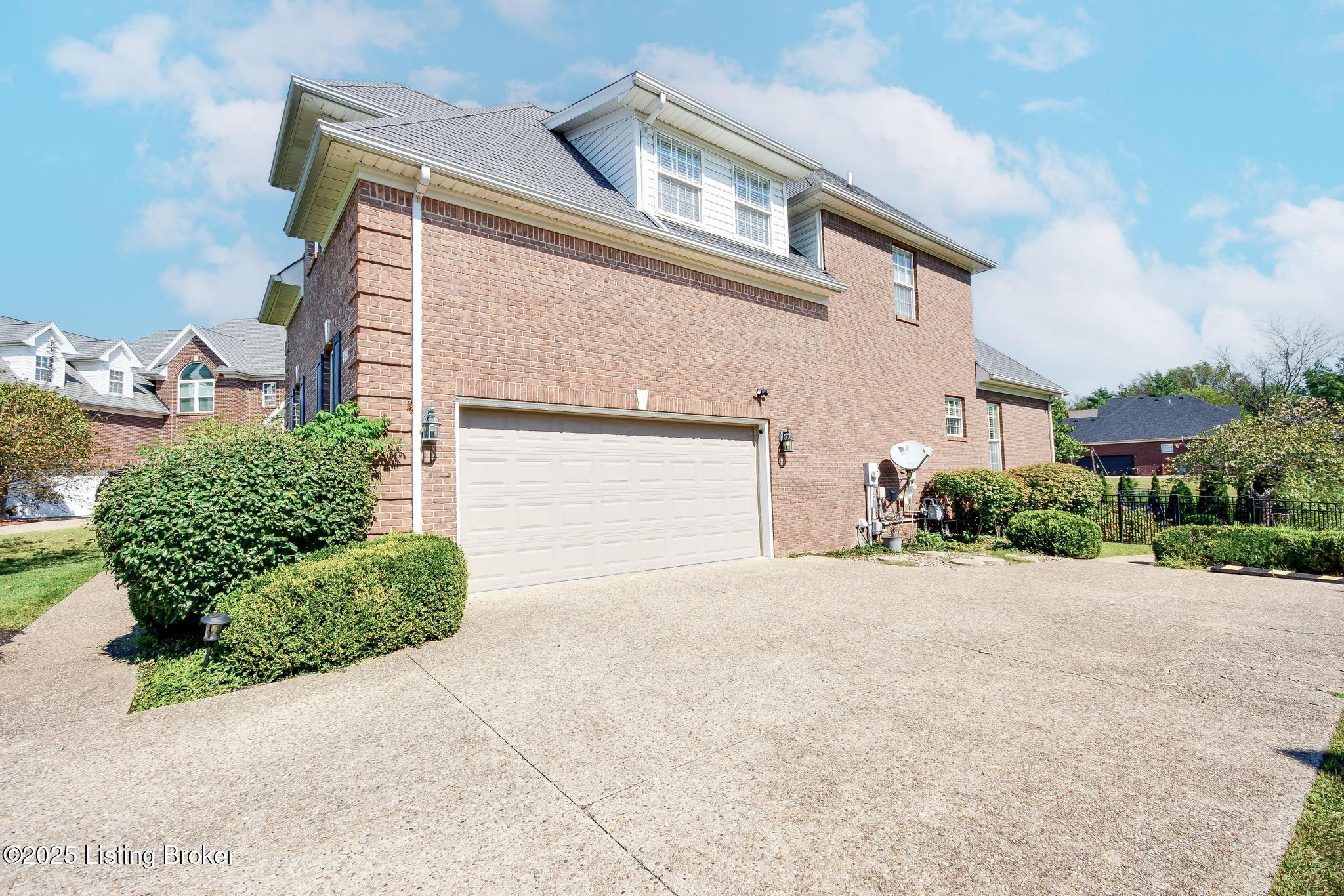 6319 Zurich Ct