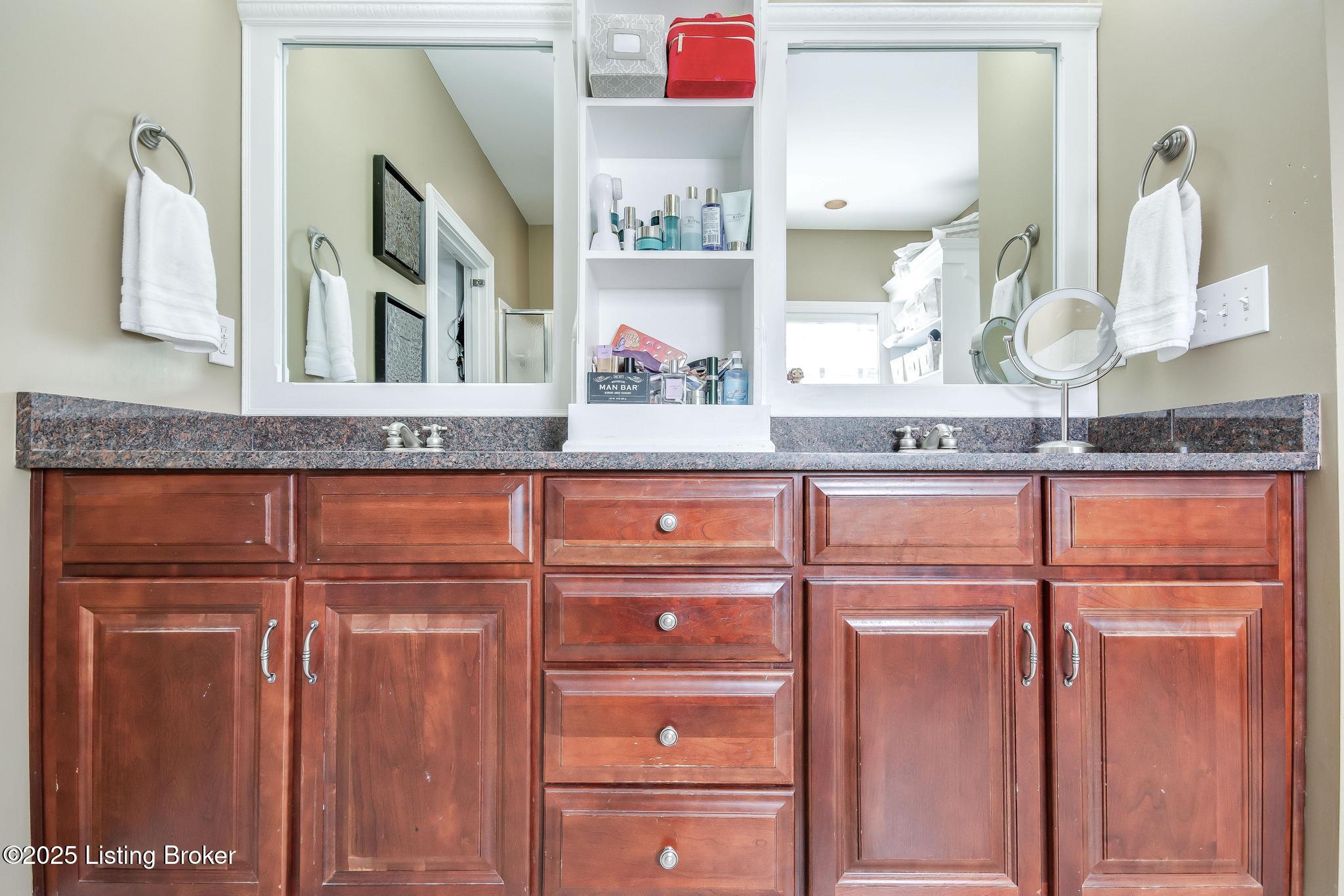 6319 Zurich Ct