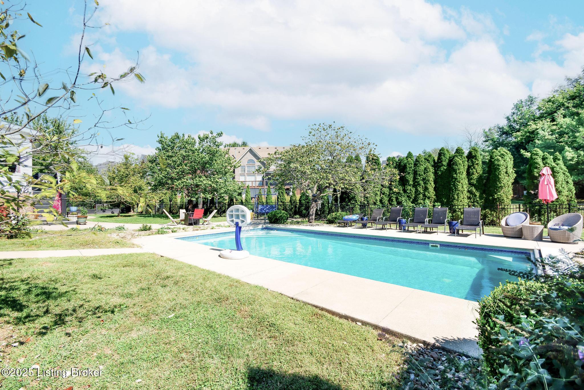 6319 Zurich Ct