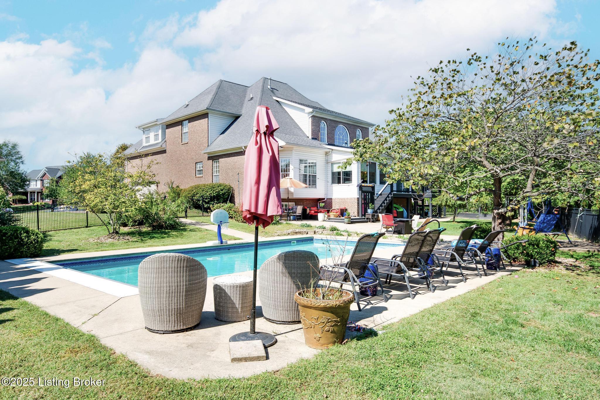 6319 Zurich Ct
