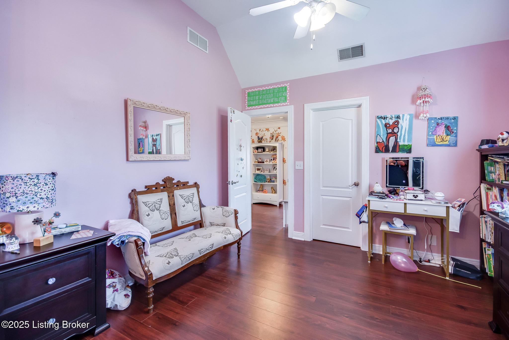 6319 Zurich Ct