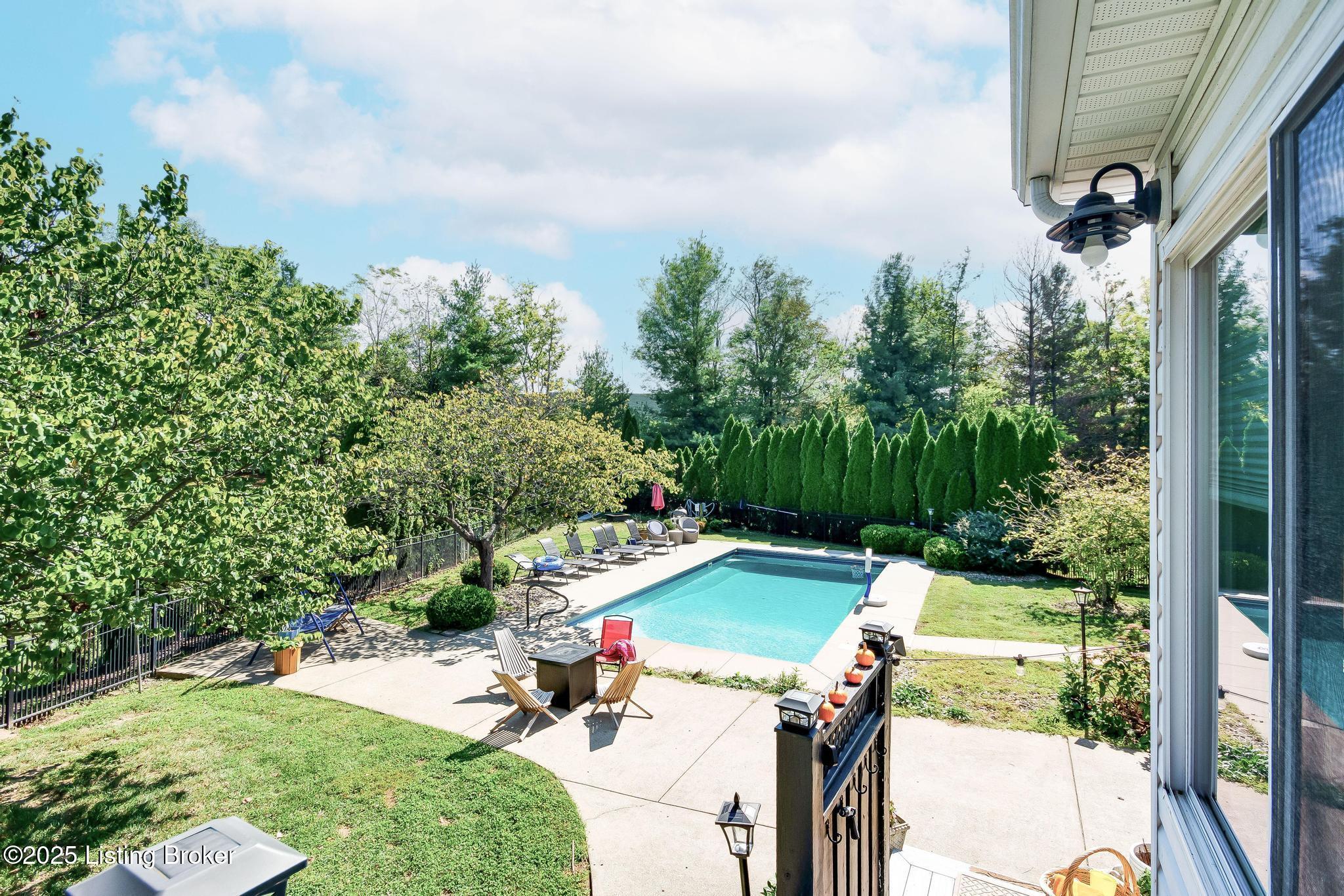 6319 Zurich Ct