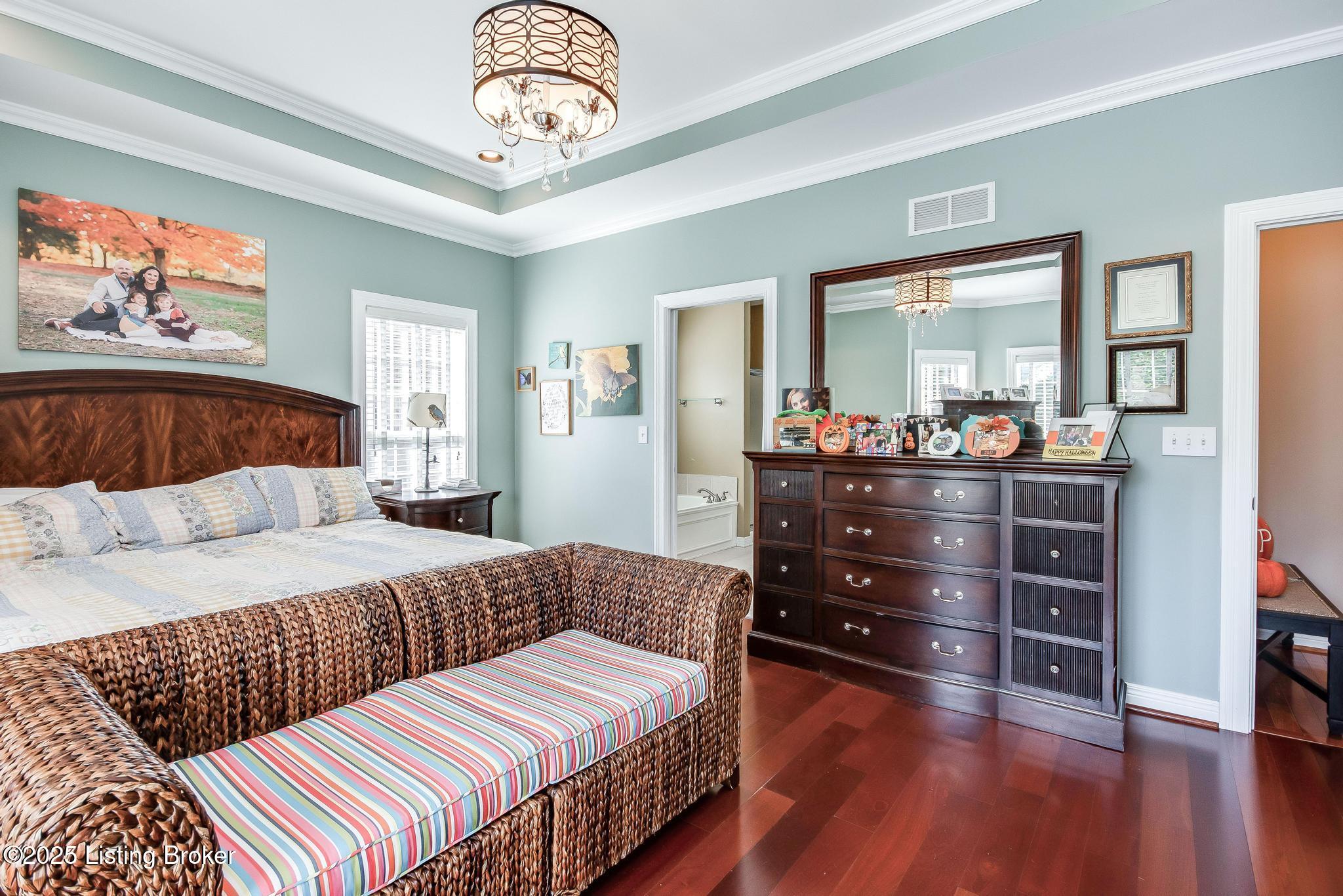 6319 Zurich Ct