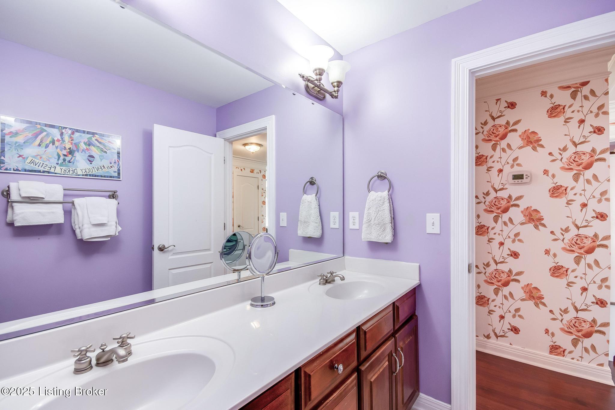 6319 Zurich Ct