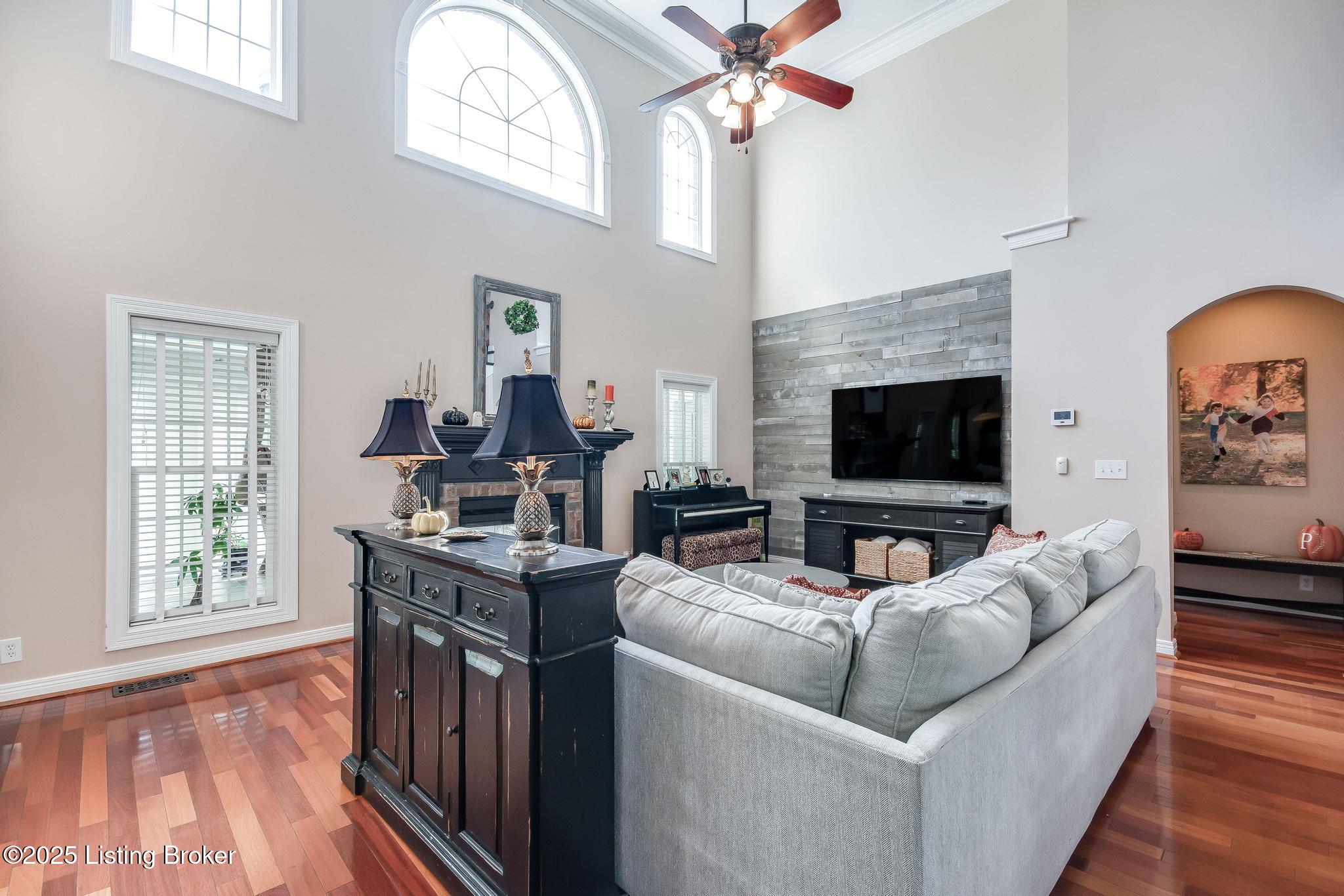 6319 Zurich Ct