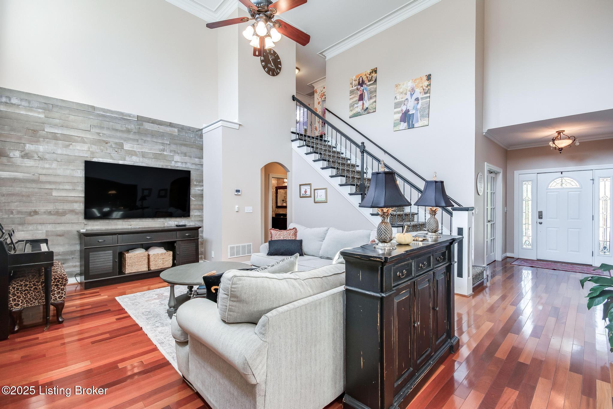 6319 Zurich Ct