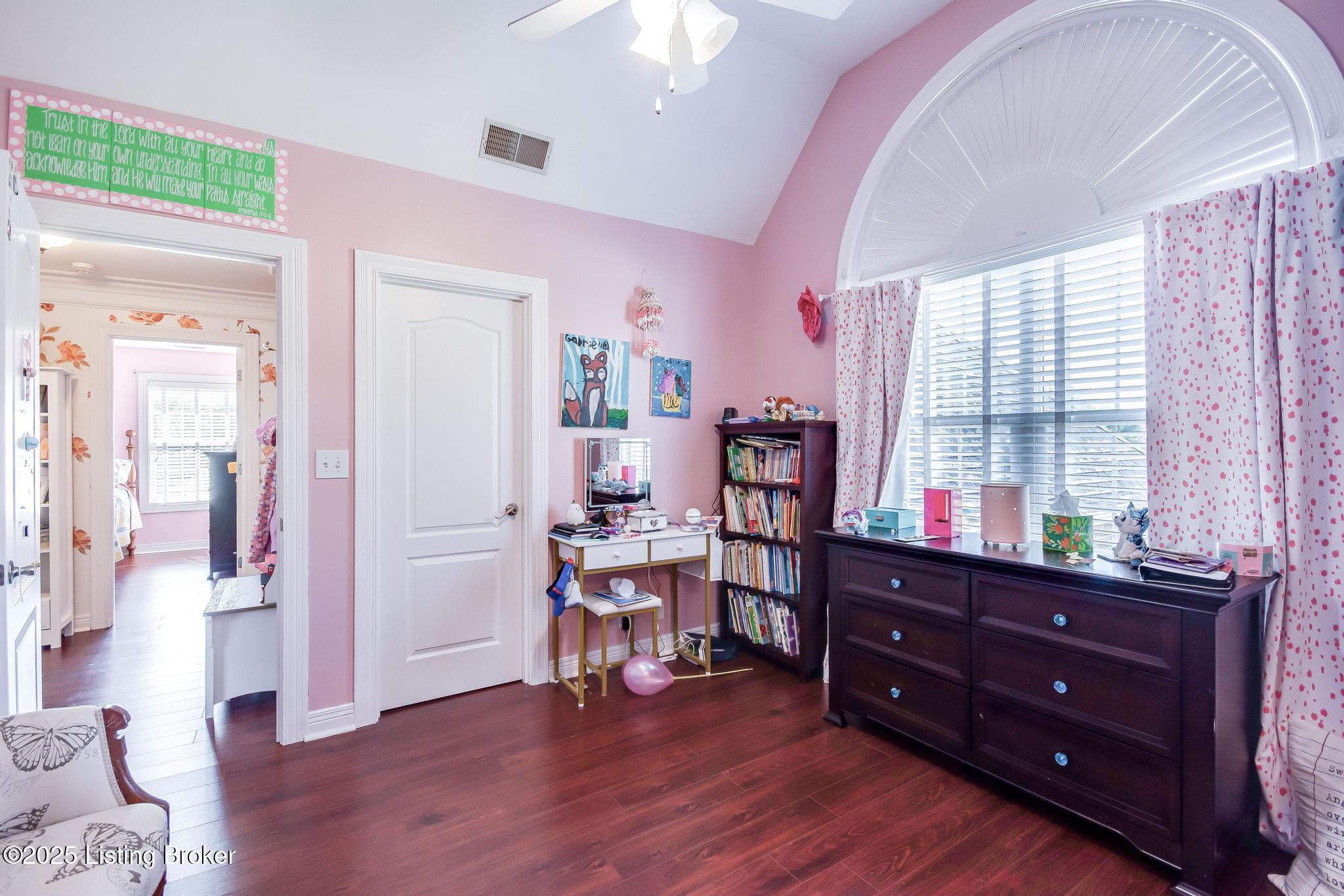 6319 Zurich Ct