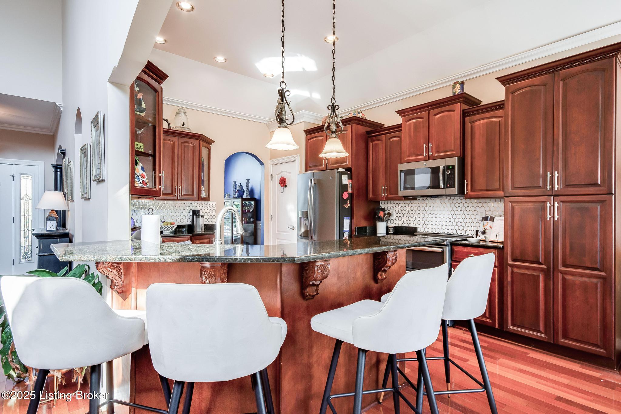 6319 Zurich Ct