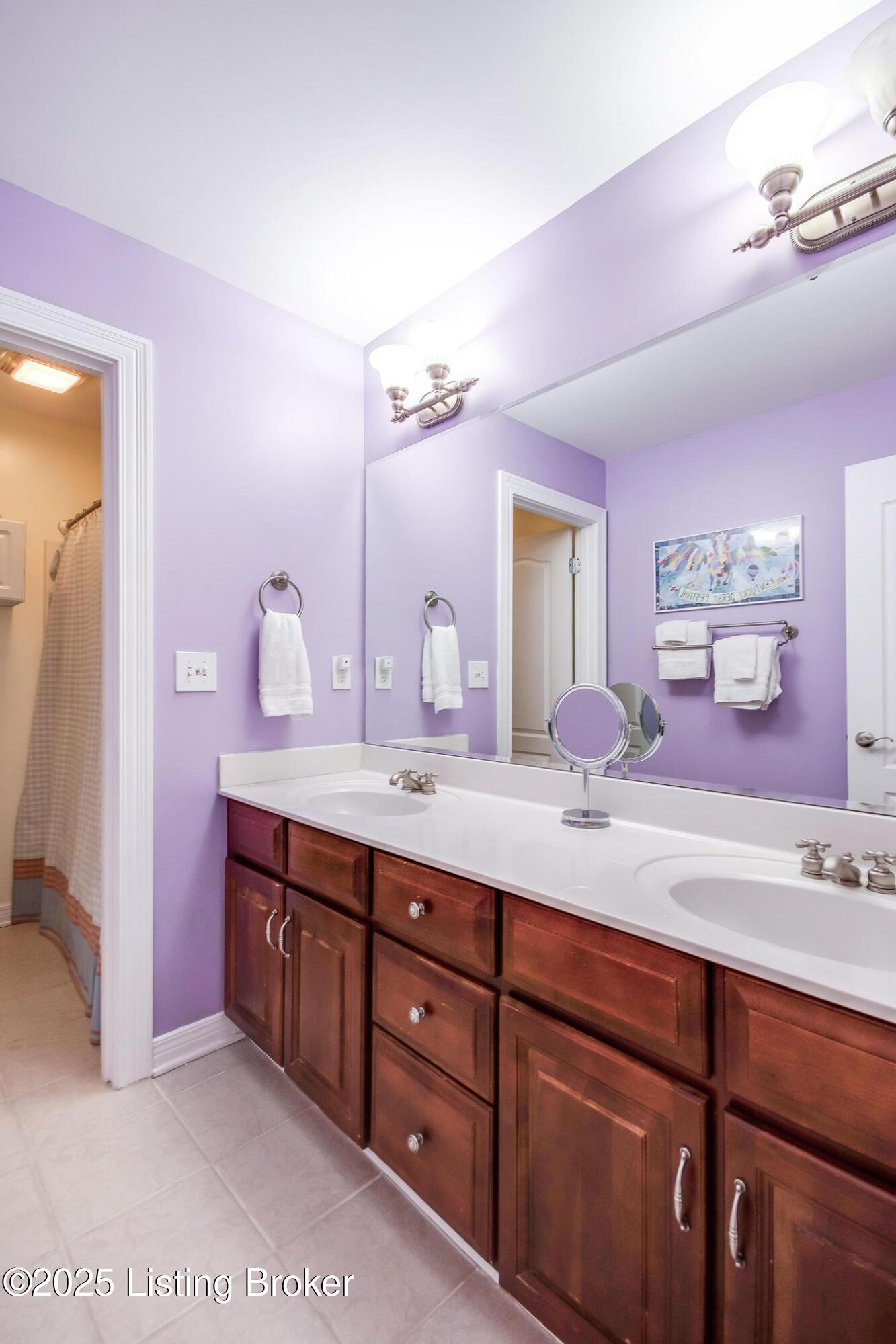 6319 Zurich Ct