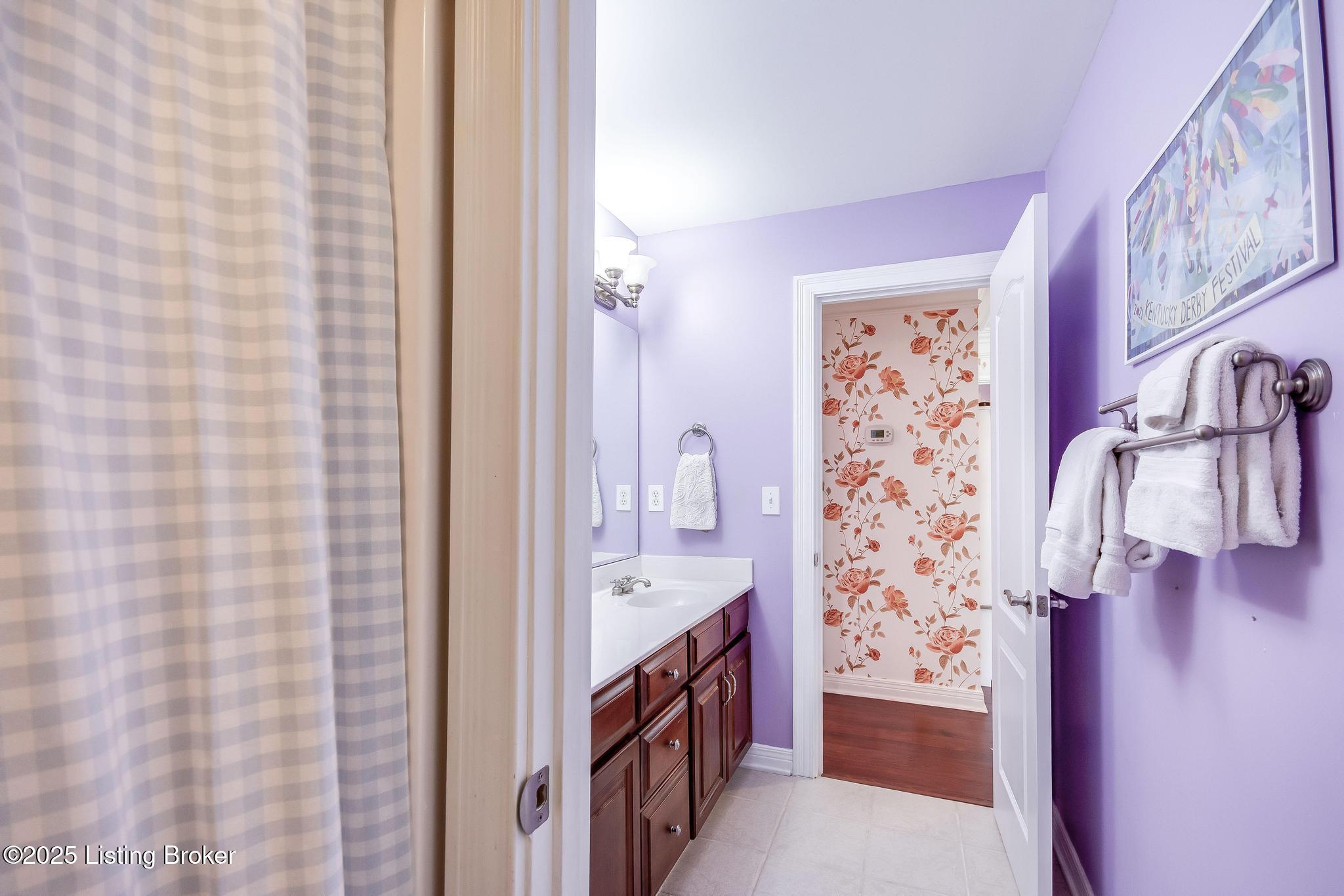 6319 Zurich Ct