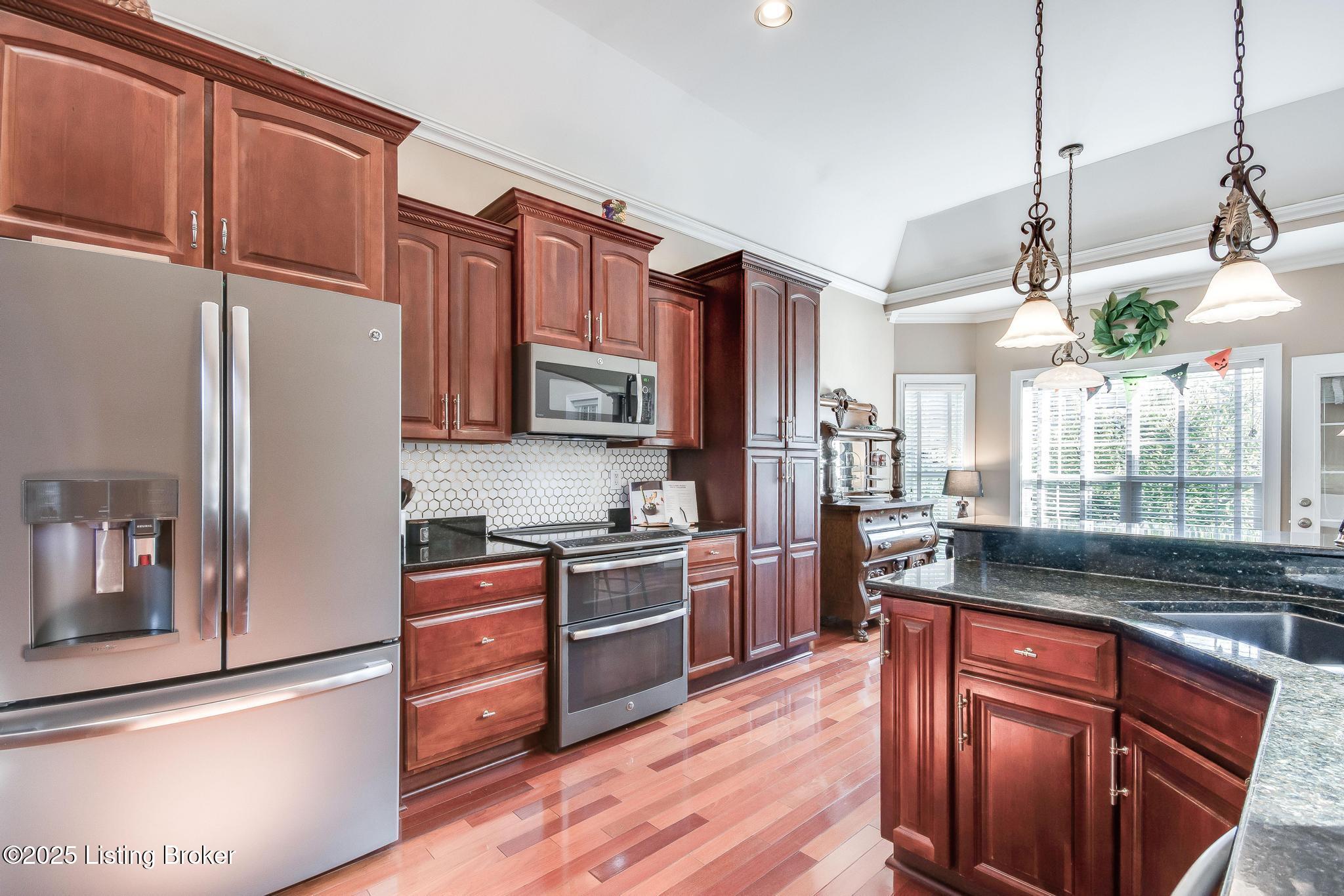6319 Zurich Ct