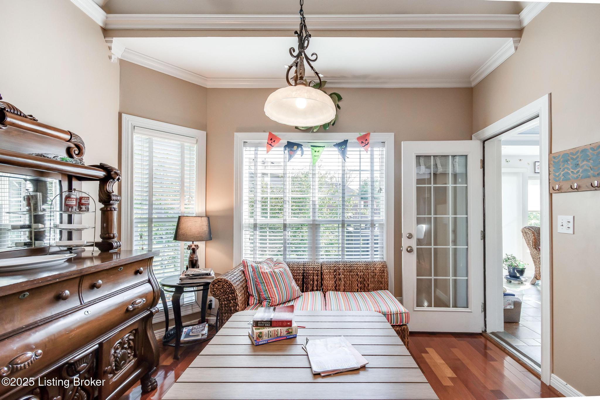 6319 Zurich Ct