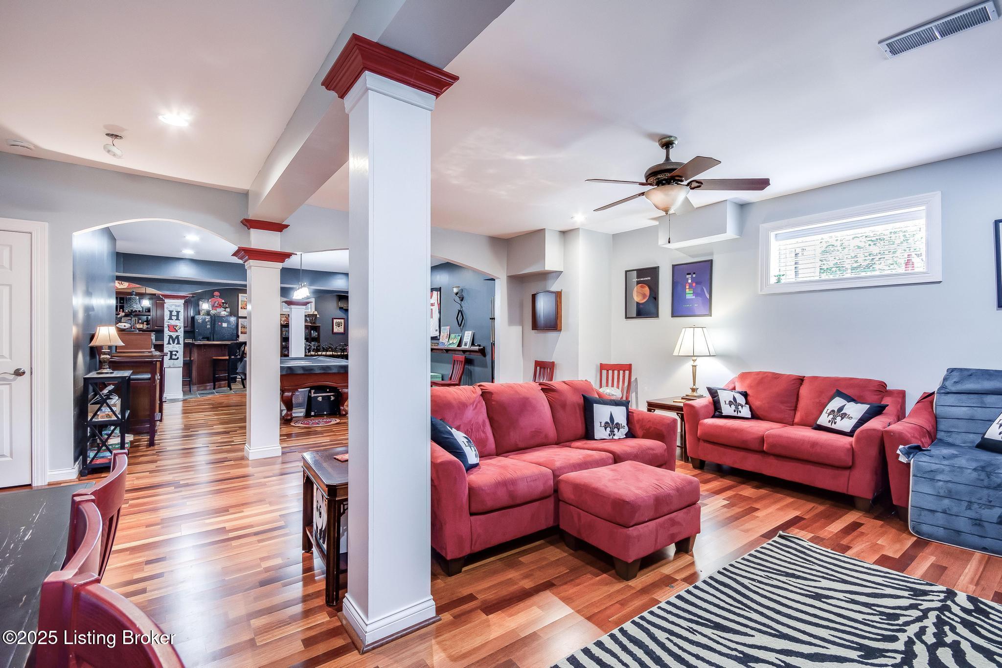 6319 Zurich Ct