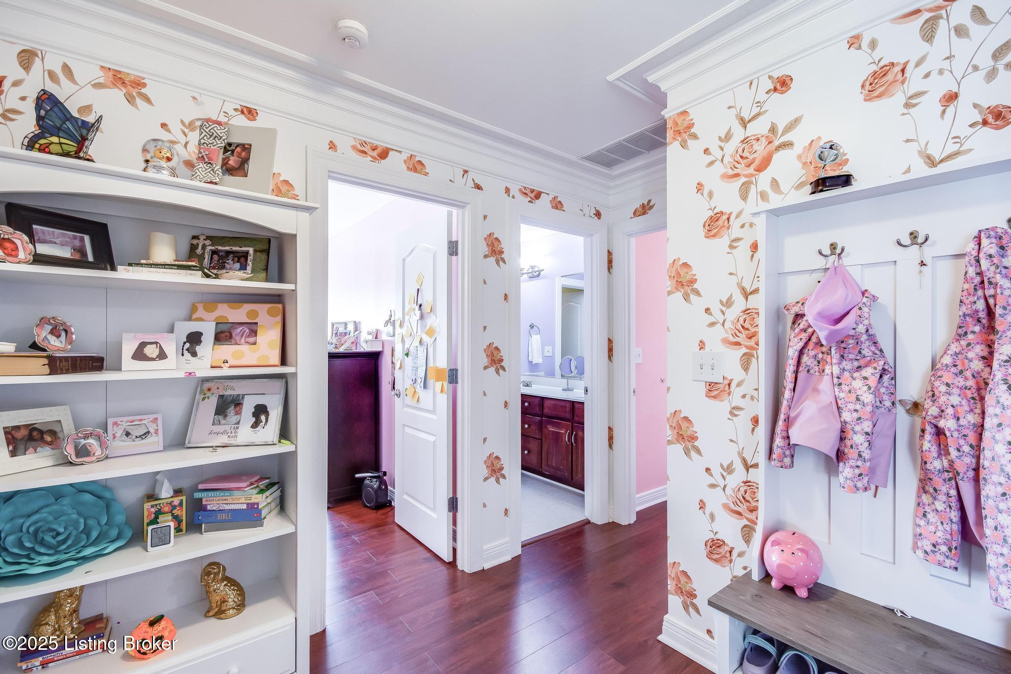 6319 Zurich Ct
