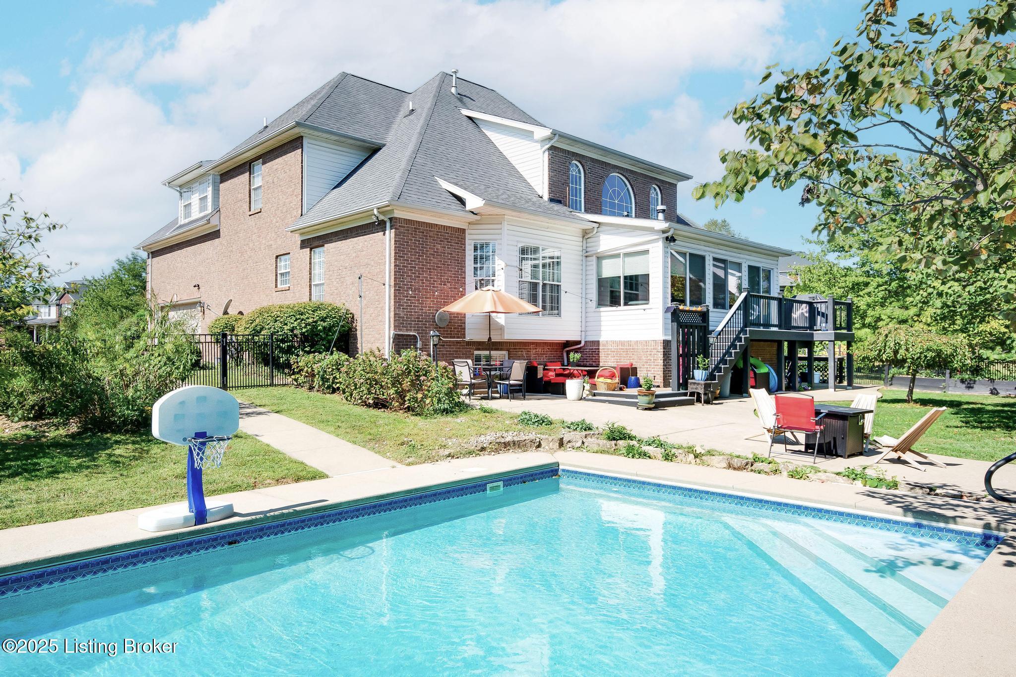 6319 Zurich Ct