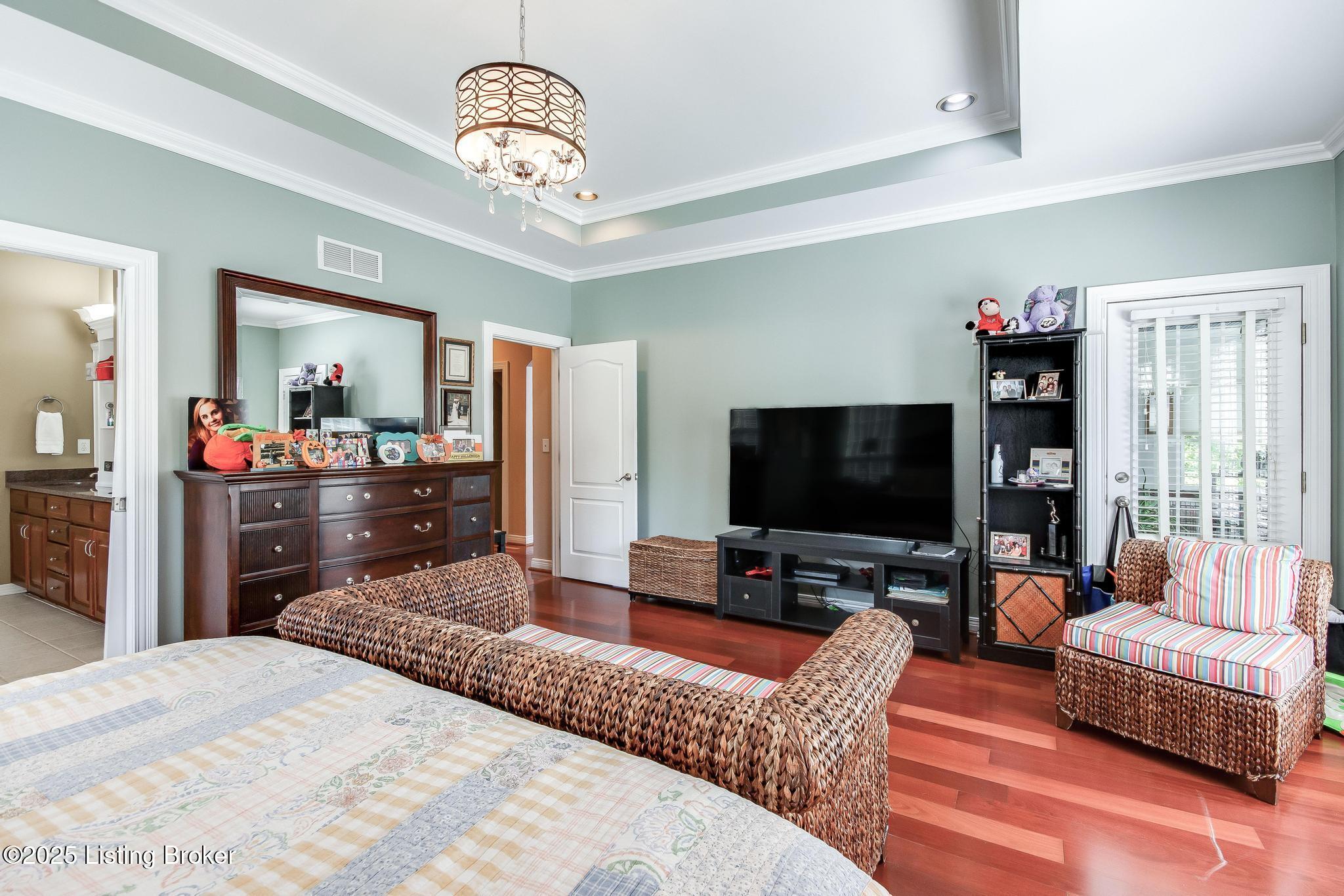 6319 Zurich Ct