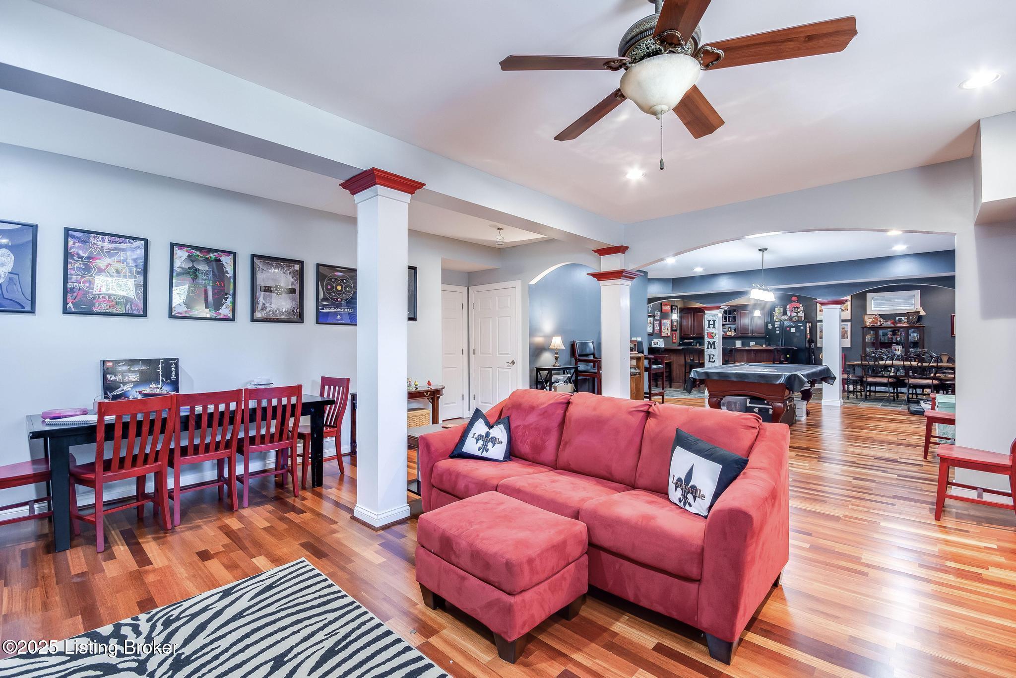 6319 Zurich Ct