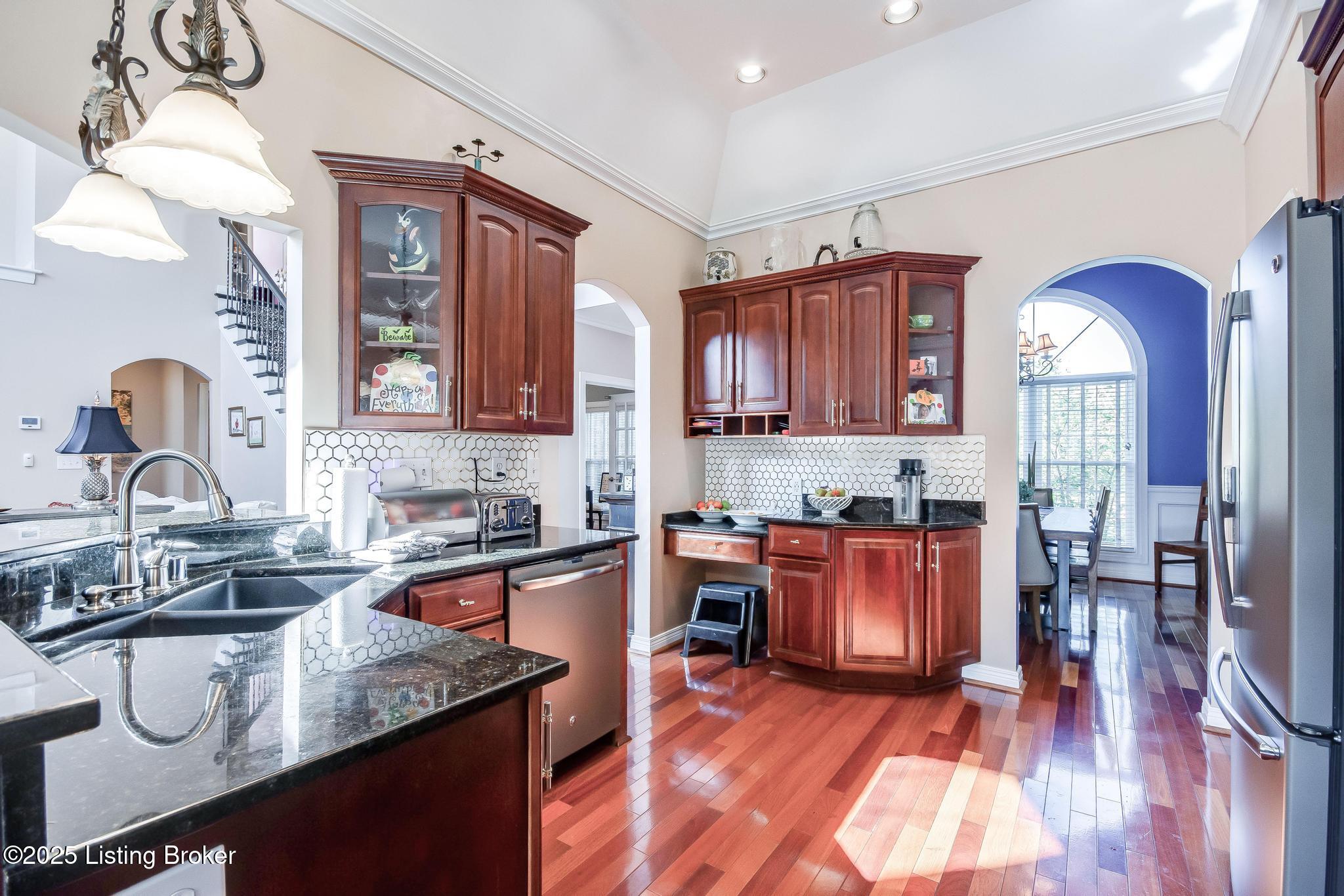 6319 Zurich Ct