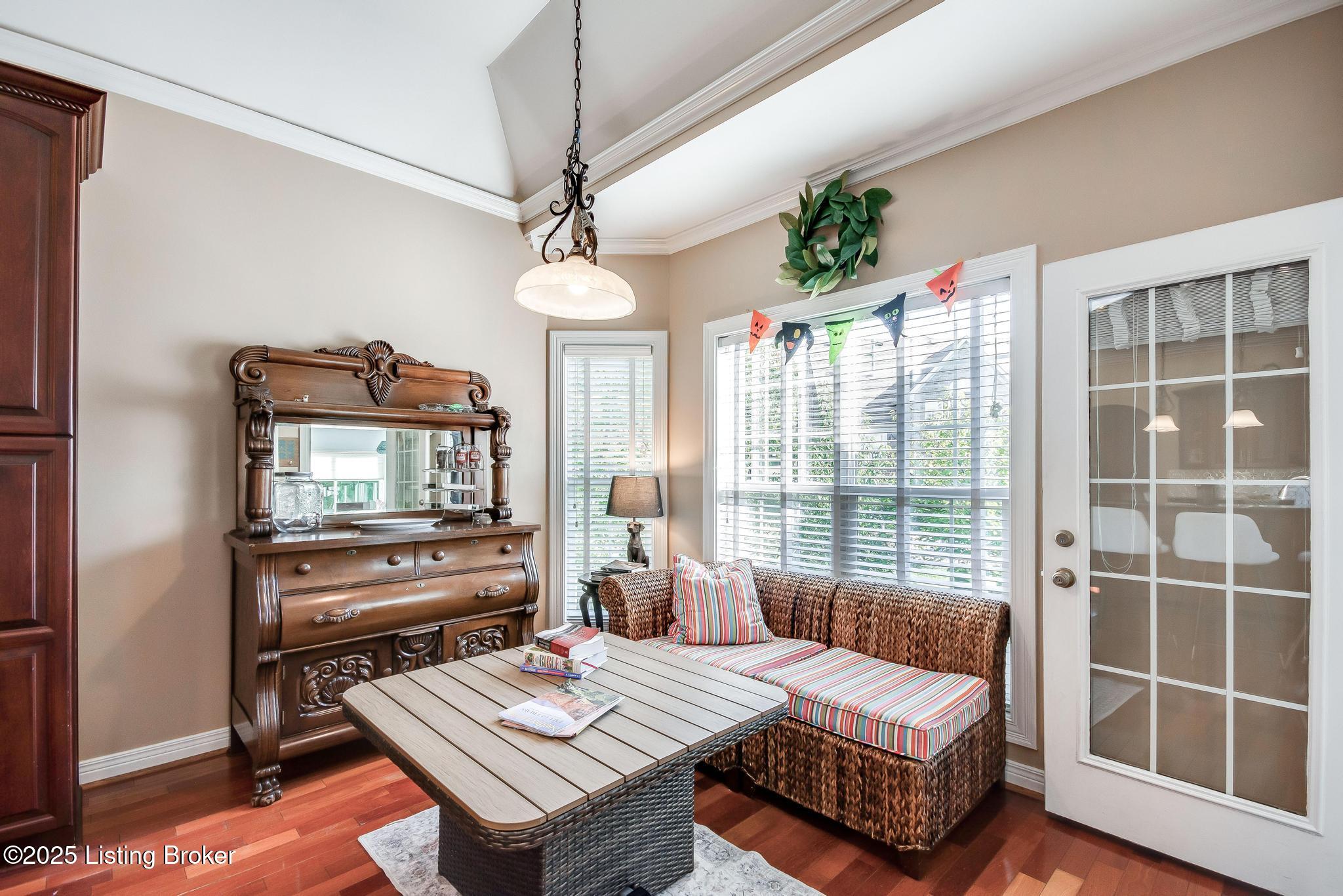 6319 Zurich Ct