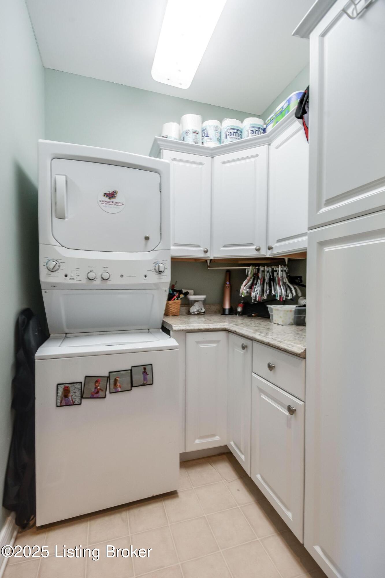 6319 Zurich Ct