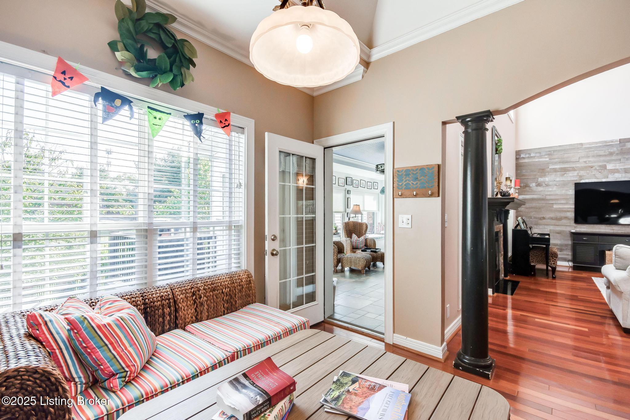 6319 Zurich Ct