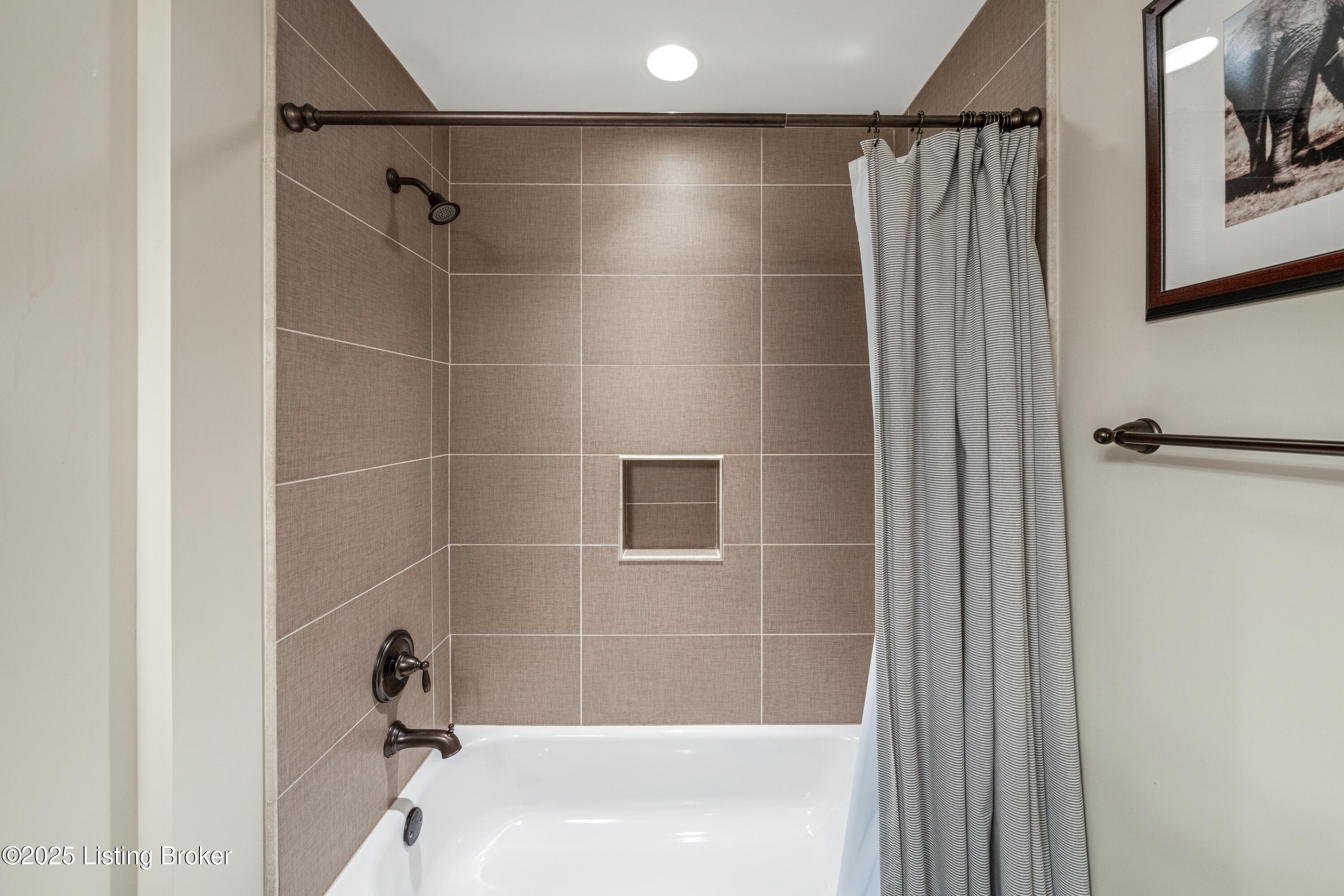 8904 Coltsfoot Trace