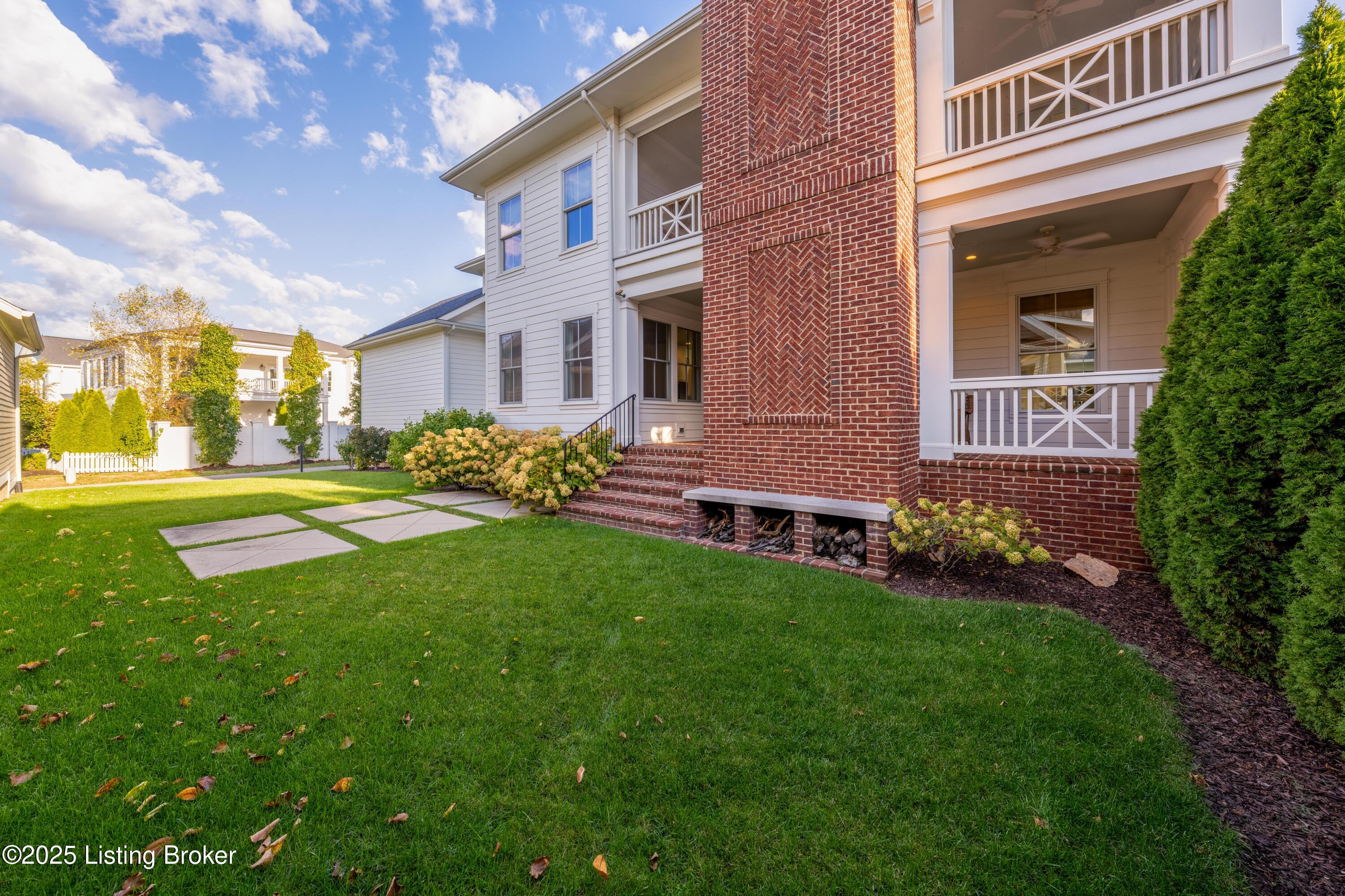 8904 Coltsfoot Trace