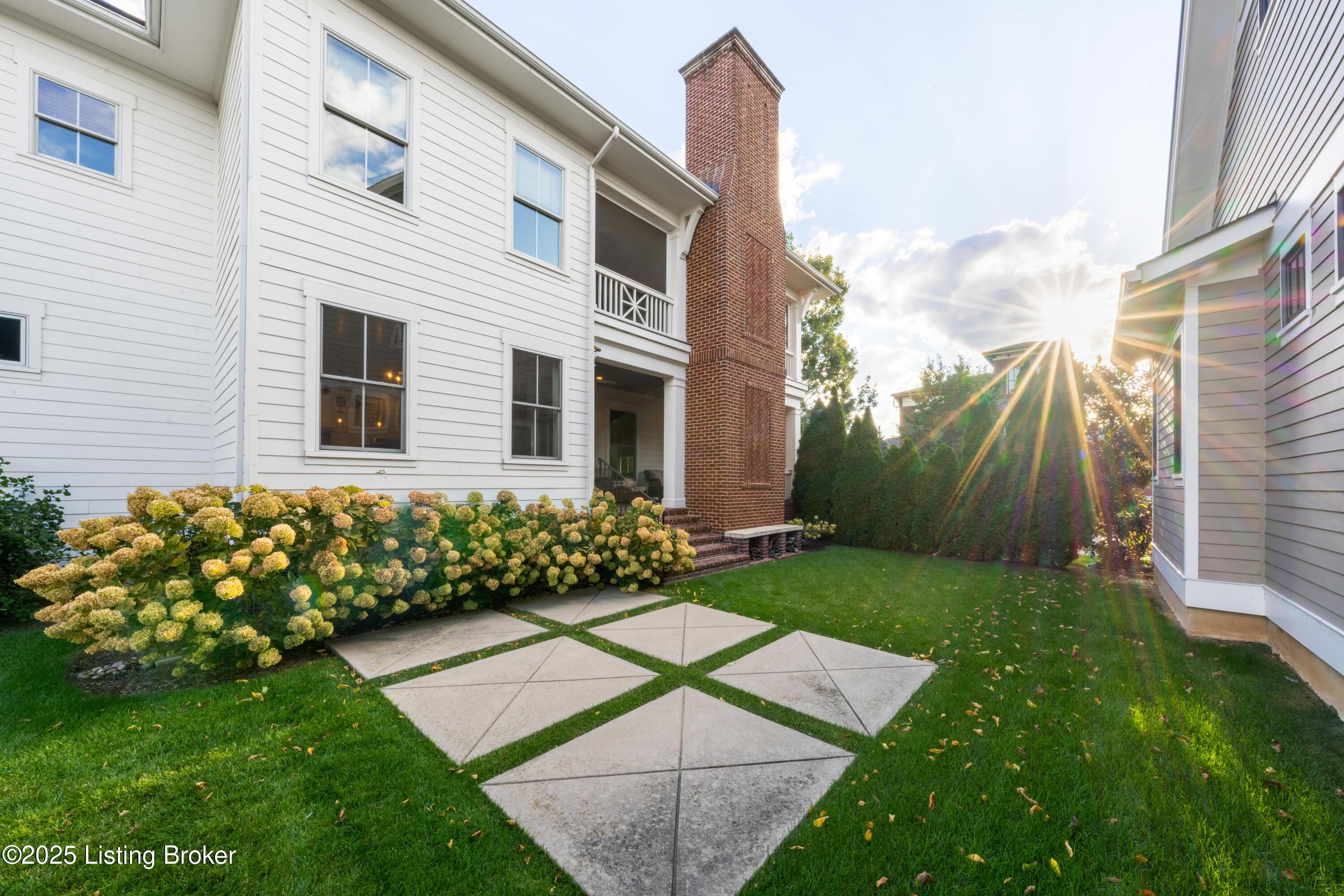 8904 Coltsfoot Trace